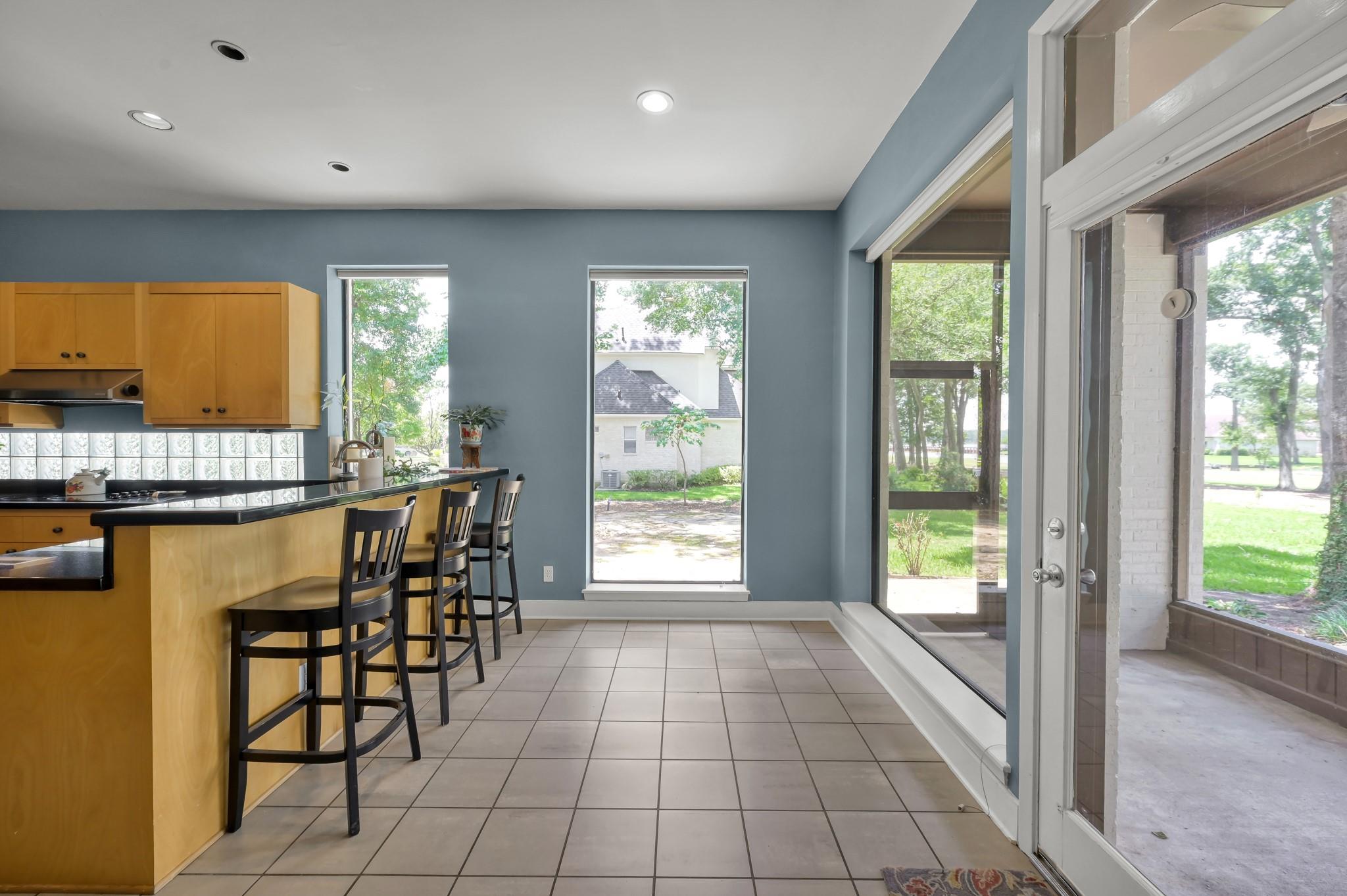 102 Wedgewood Drive W