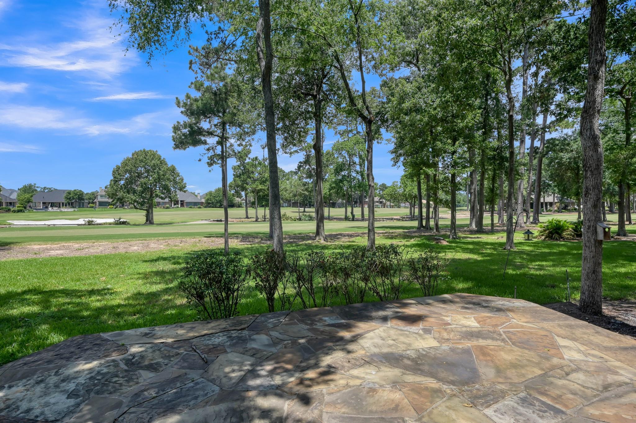 102 Wedgewood Drive W