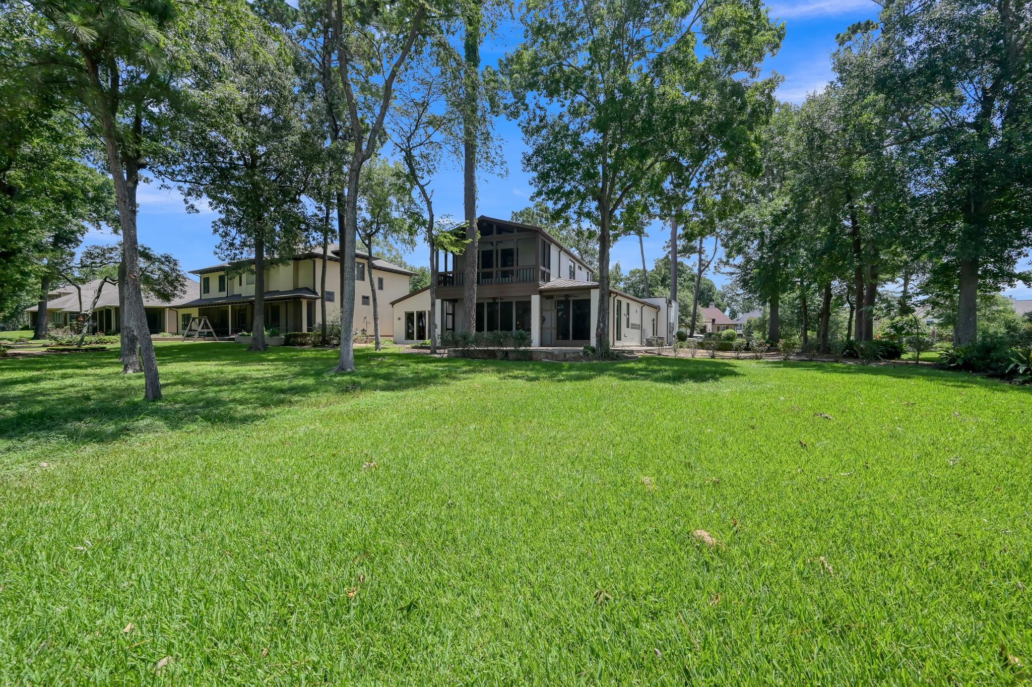 102 Wedgewood Drive W