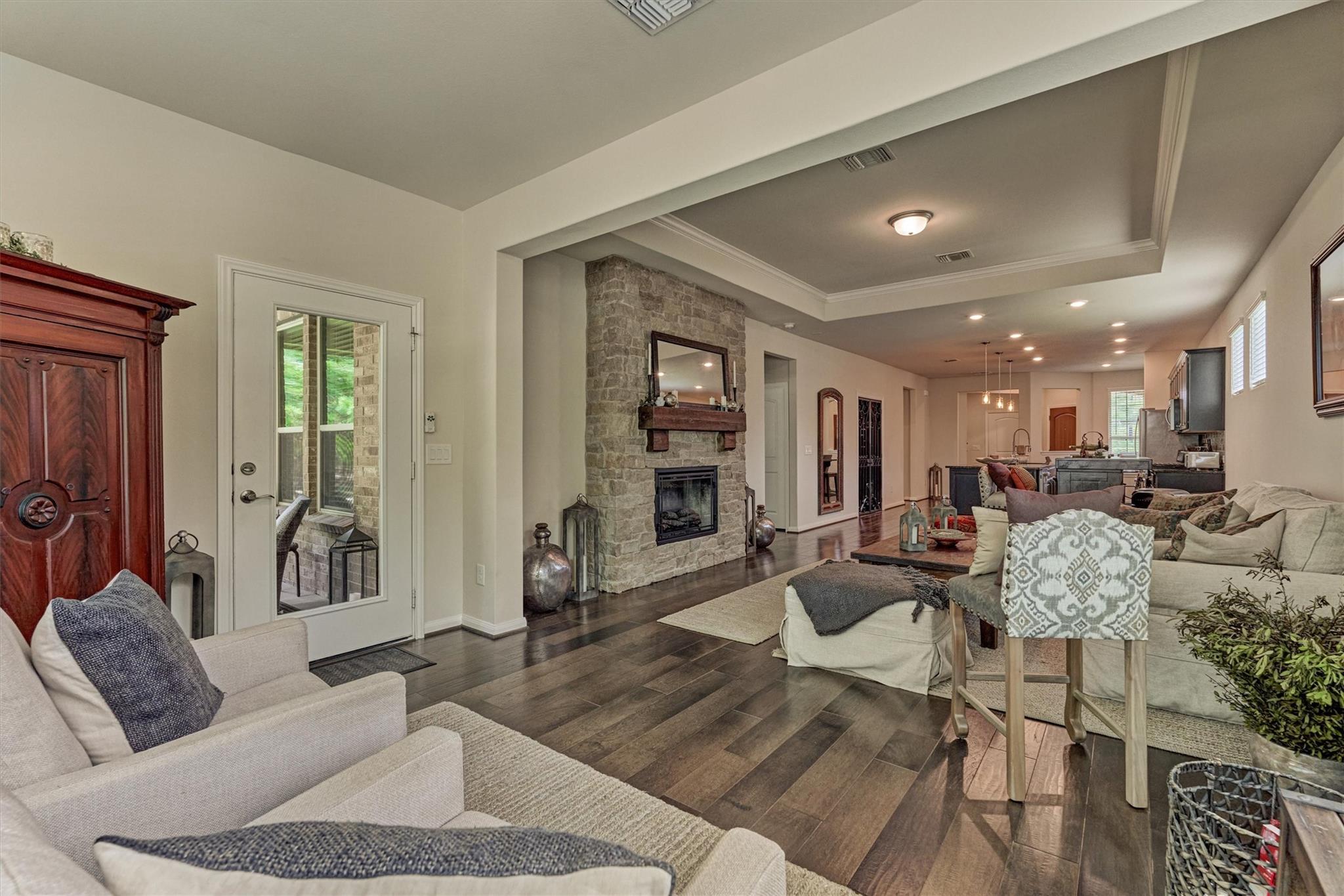 128 Caspian Way