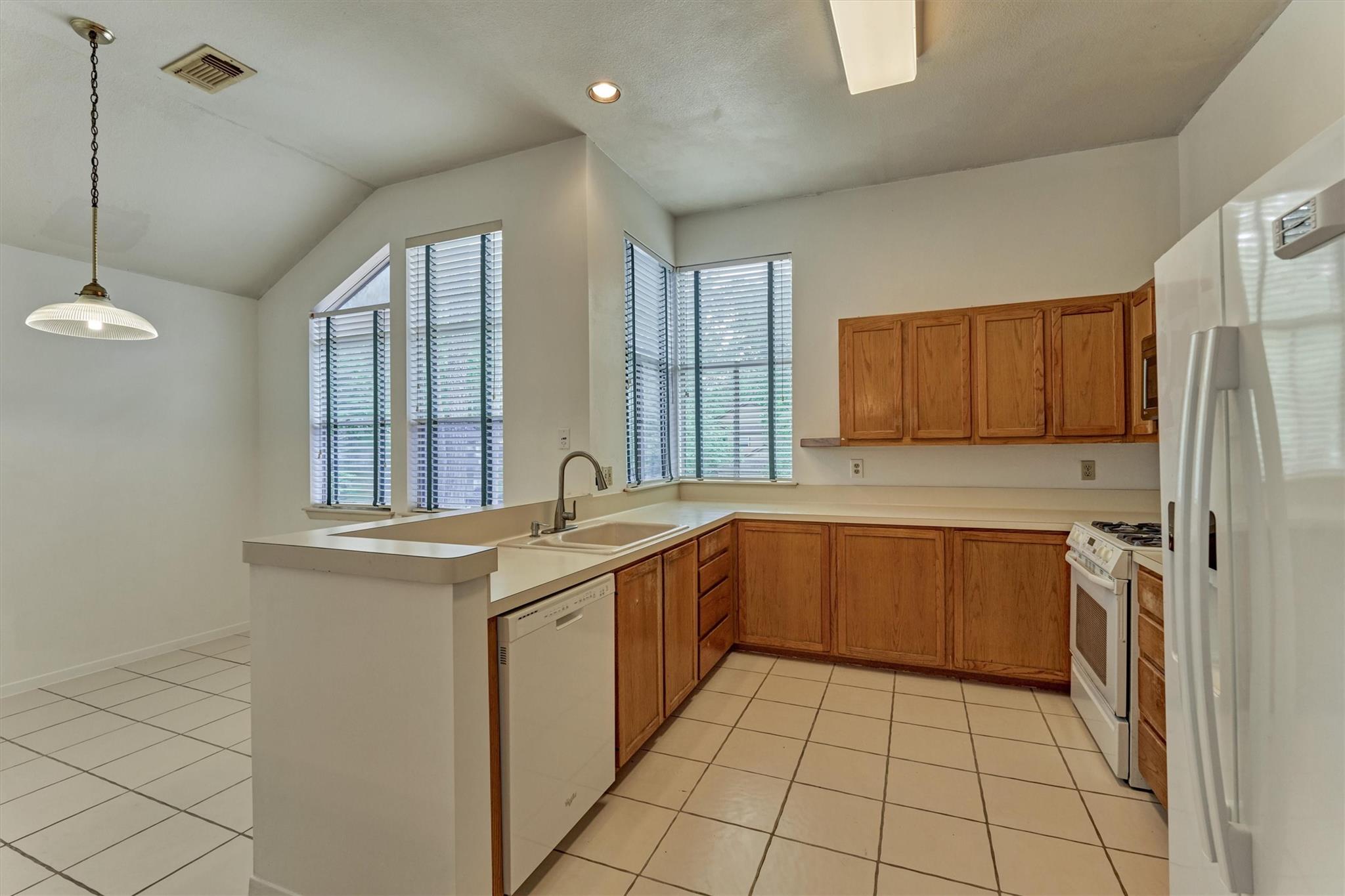 30 Shallow Pond Place