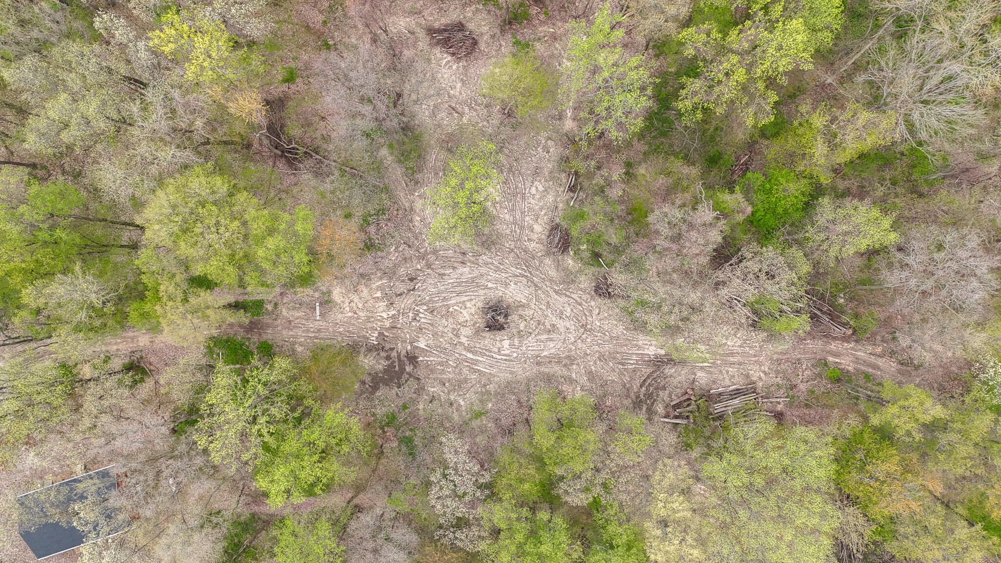 3 Forest Road