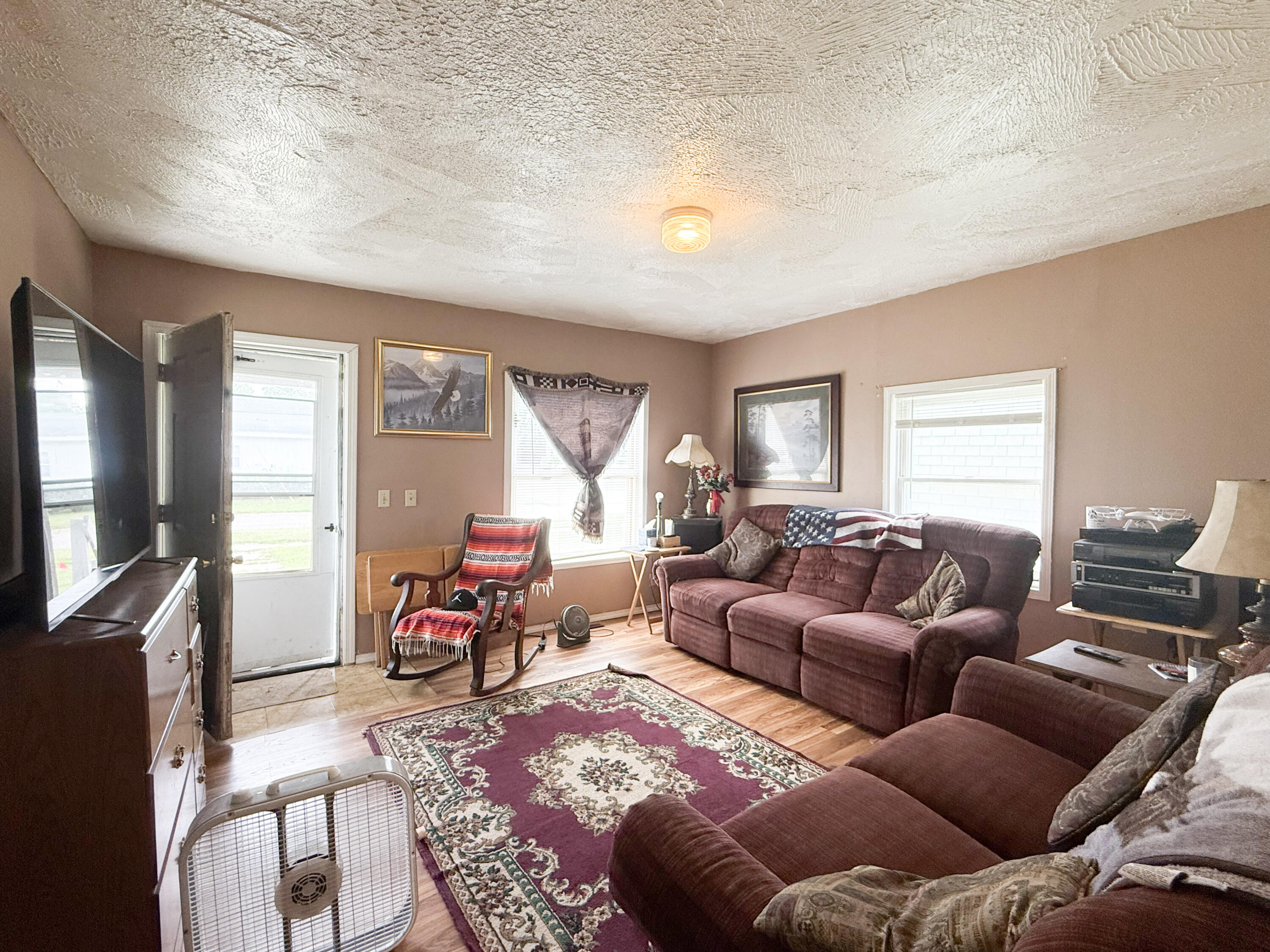 207 W Railroad Street
