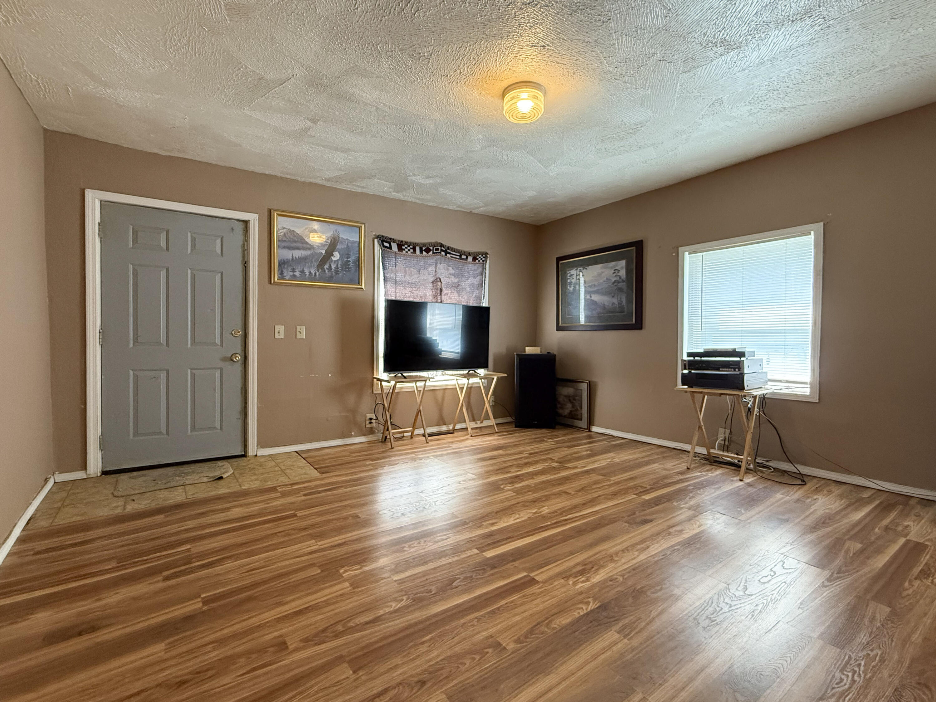 207 W Railroad Street