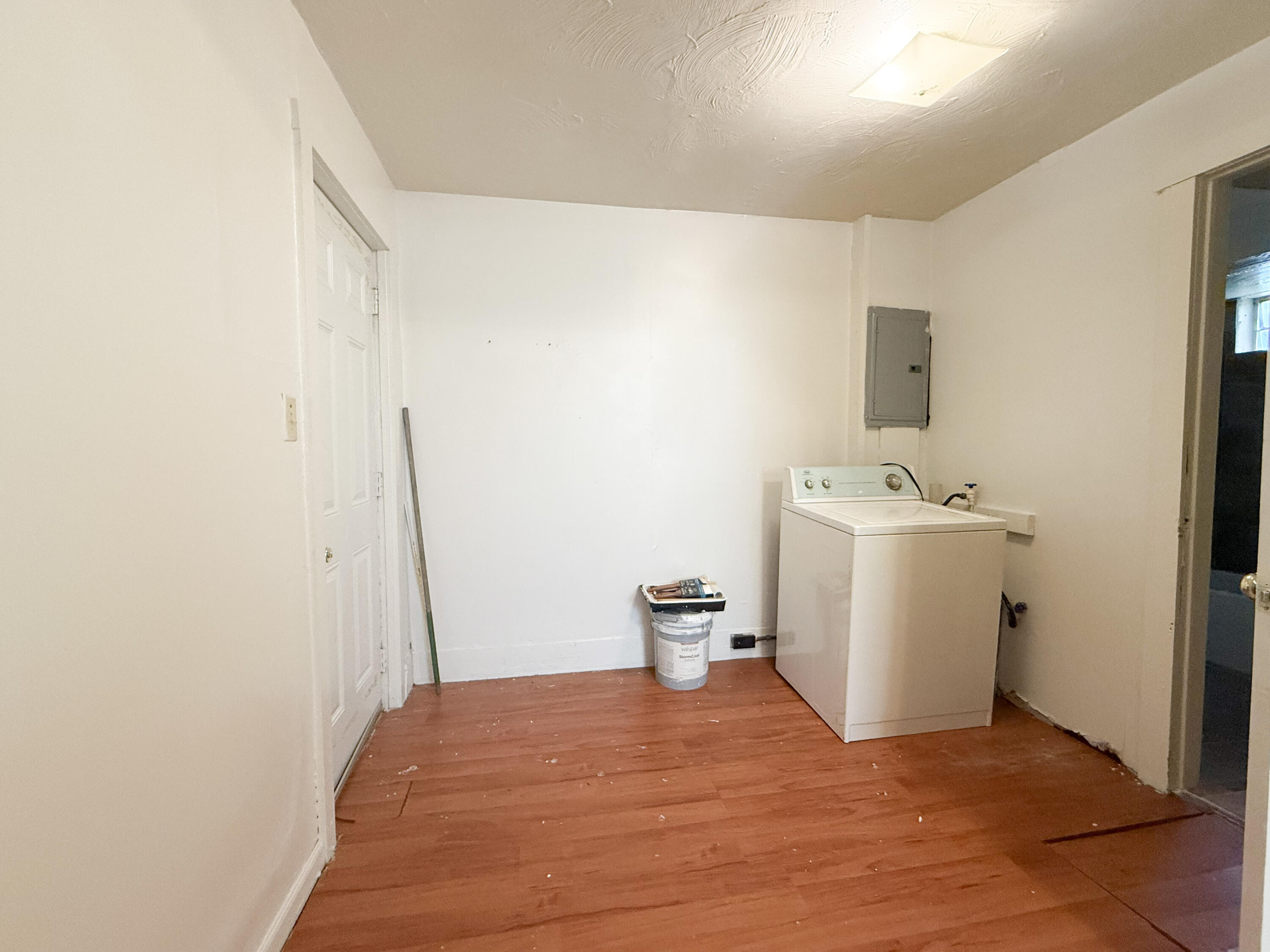 207 W Railroad Street