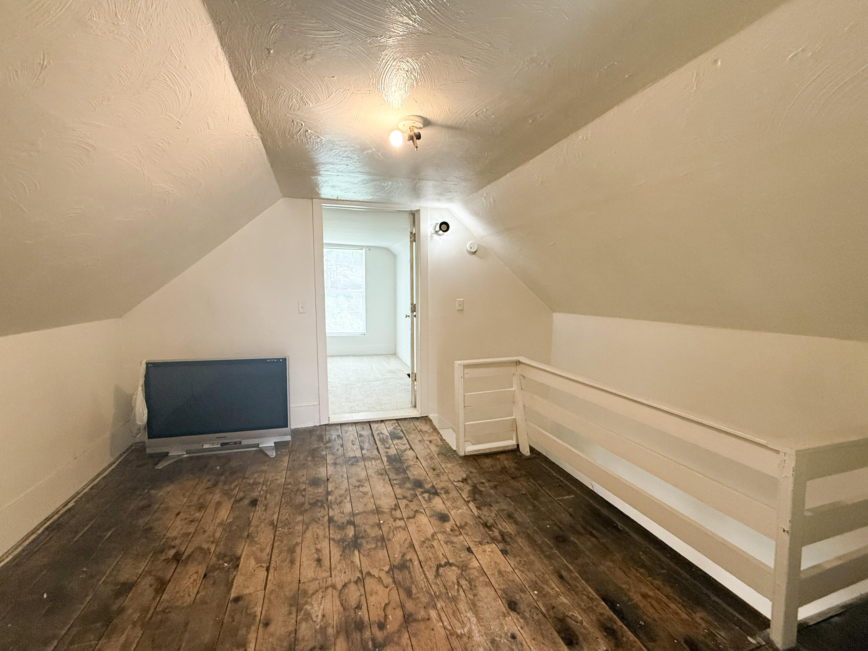 207 W Railroad Street