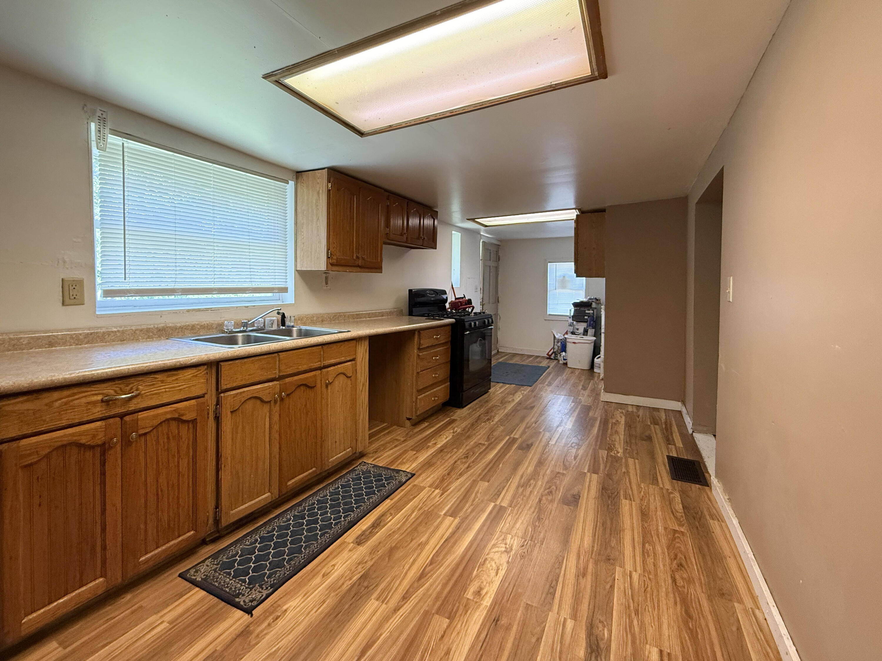 207 W Railroad Street