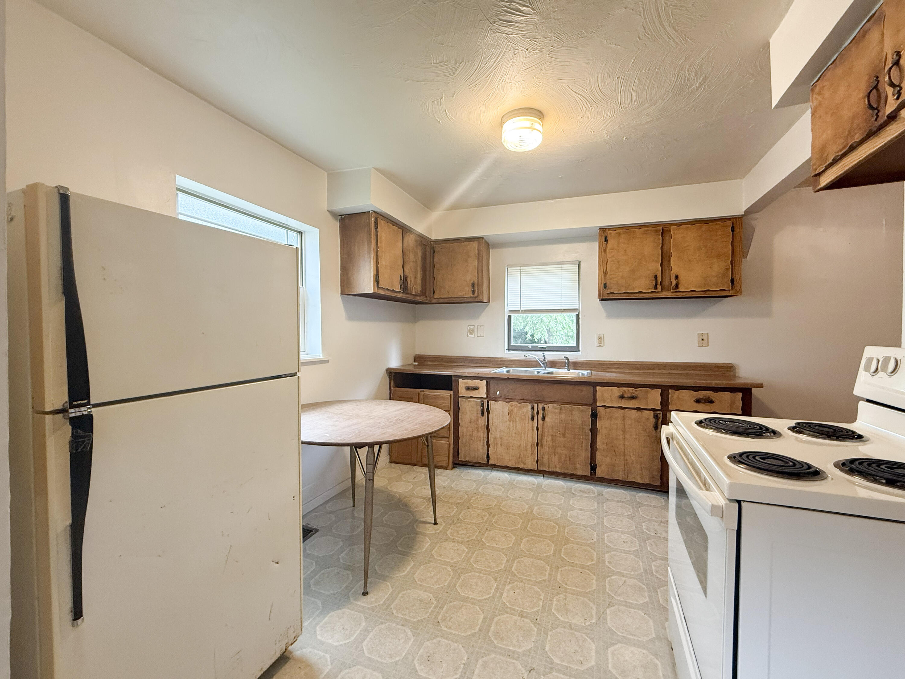 207 W Railroad Street