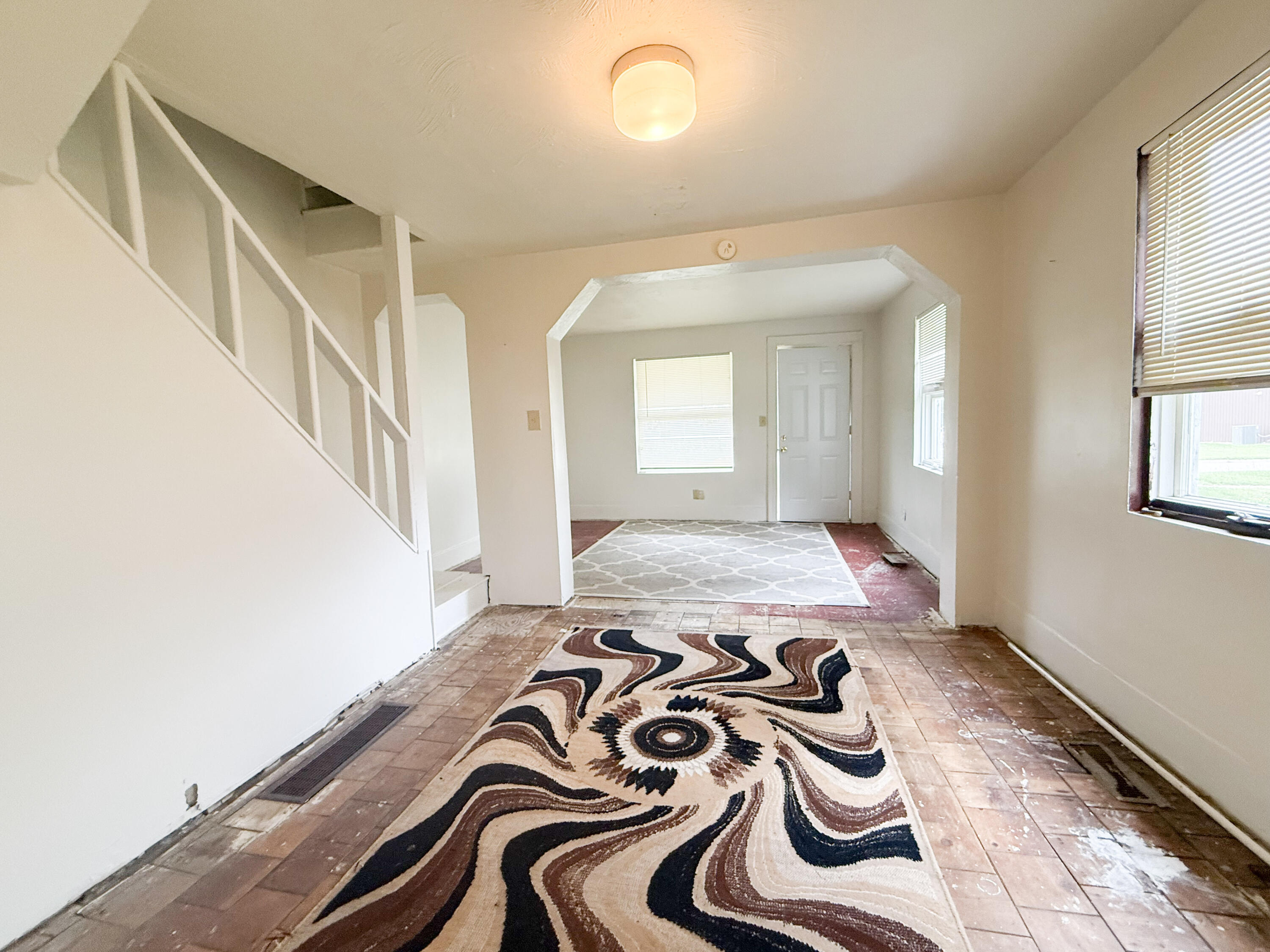 207 W Railroad Street