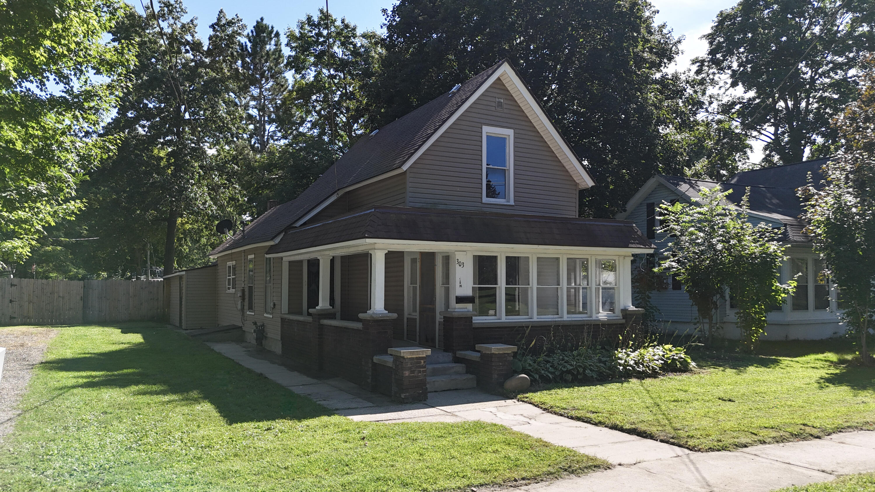 303 W Wayne Street