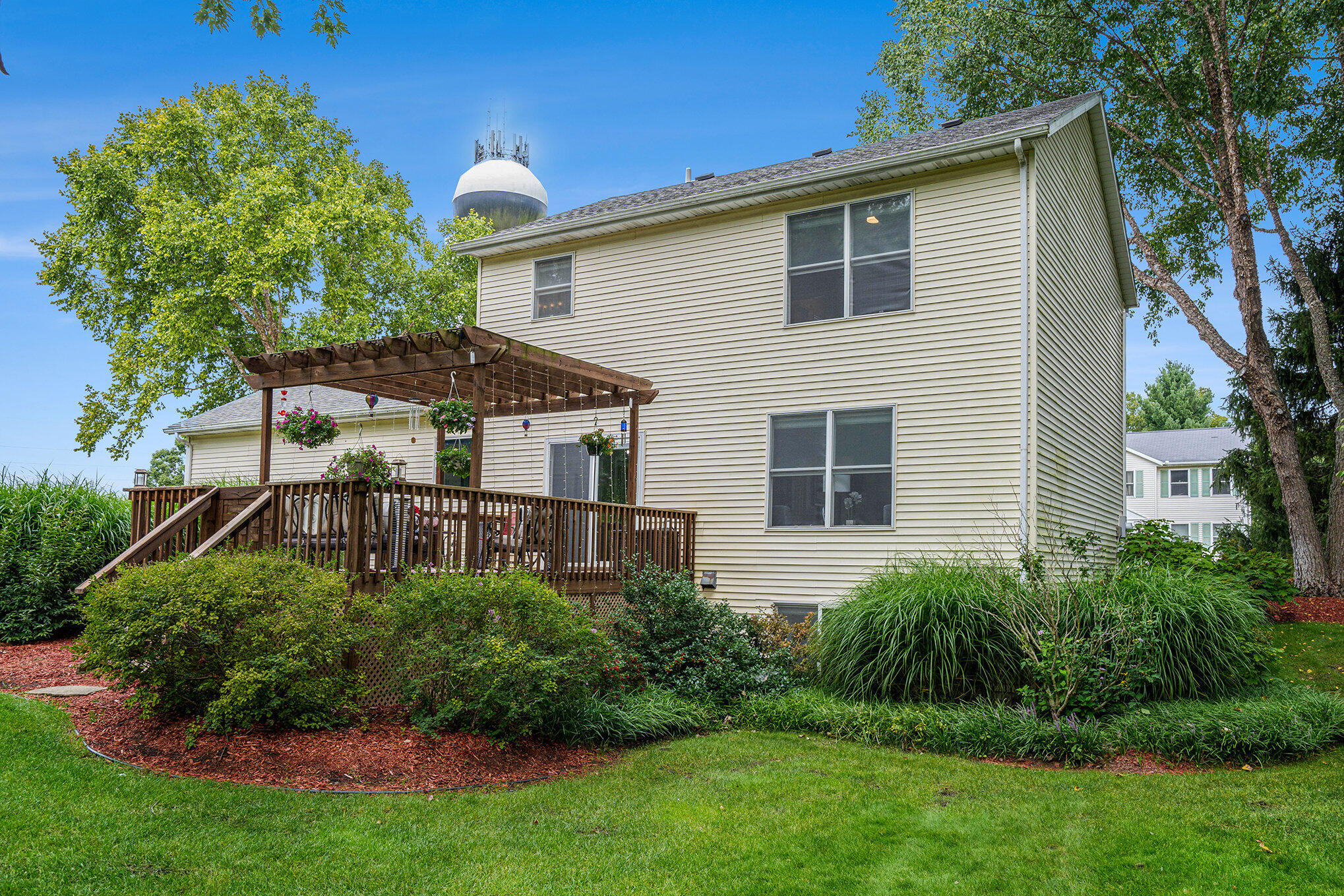 100 Dogwood Circle