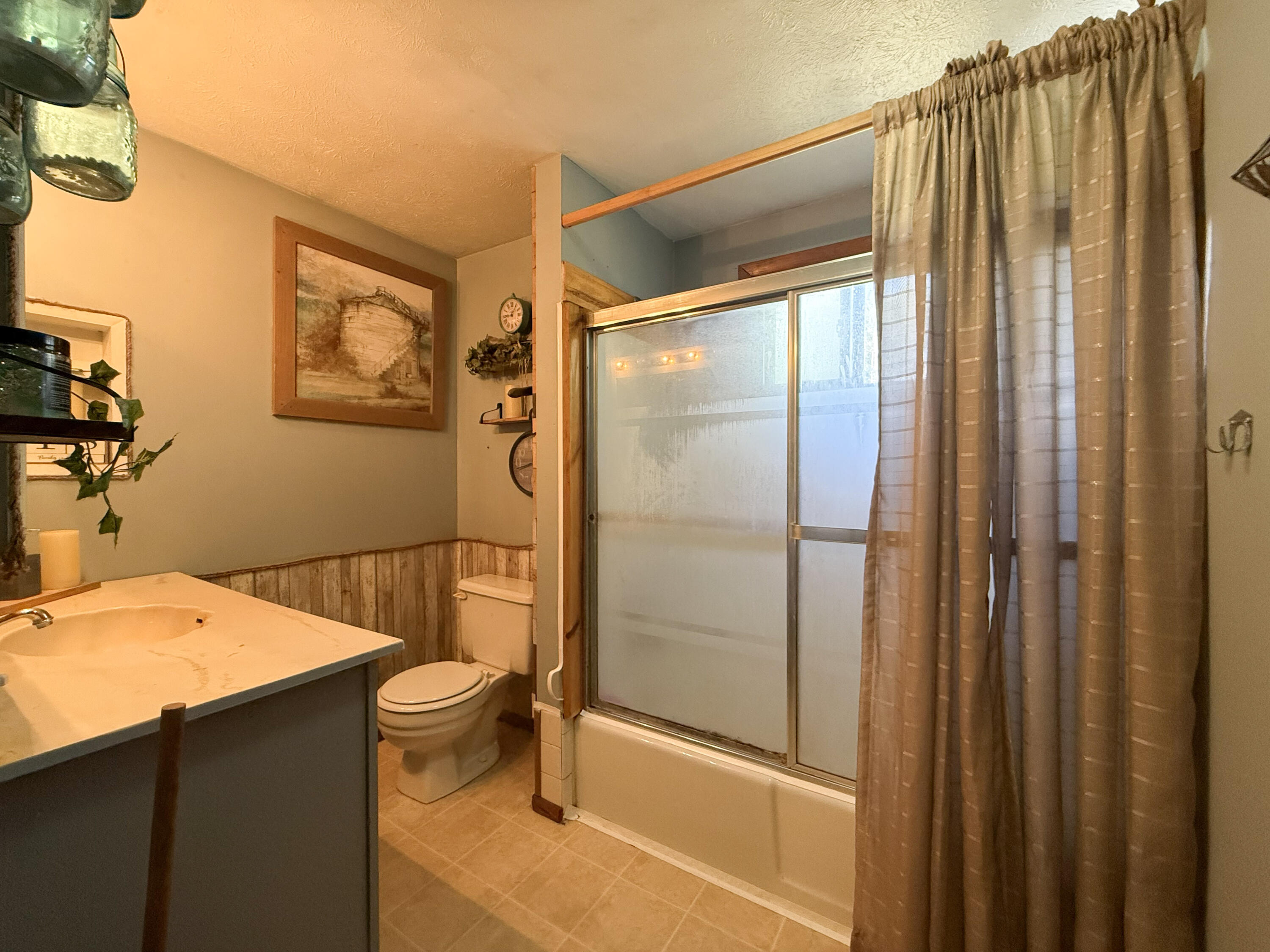 26068 Mckenzie Street