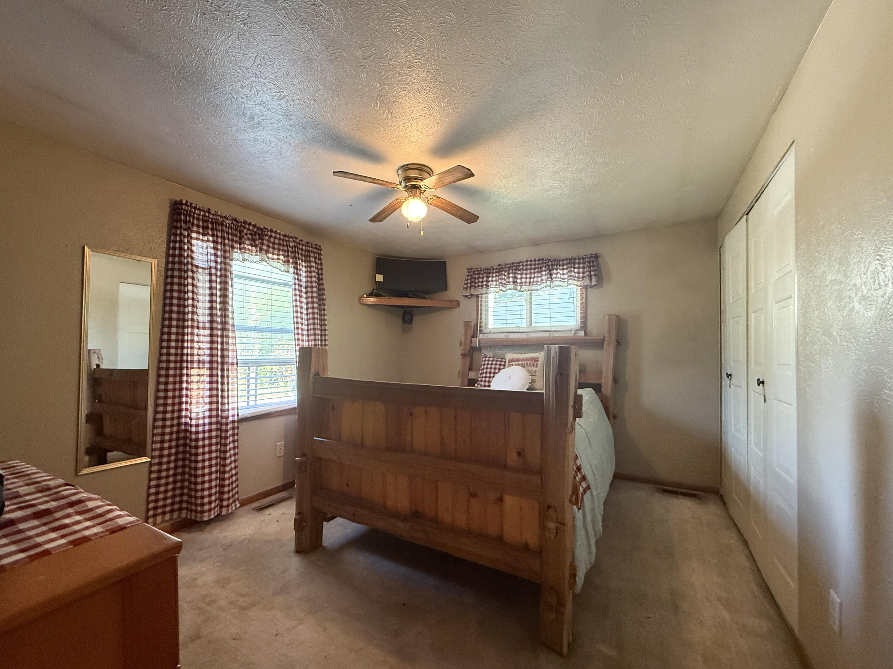 26068 Mckenzie Street