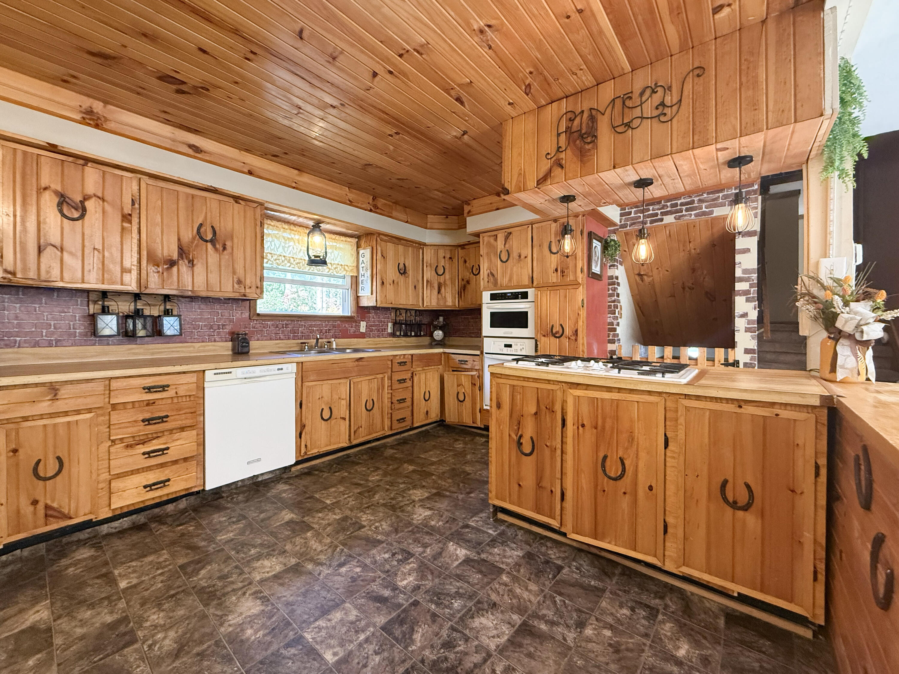 26068 Mckenzie Street