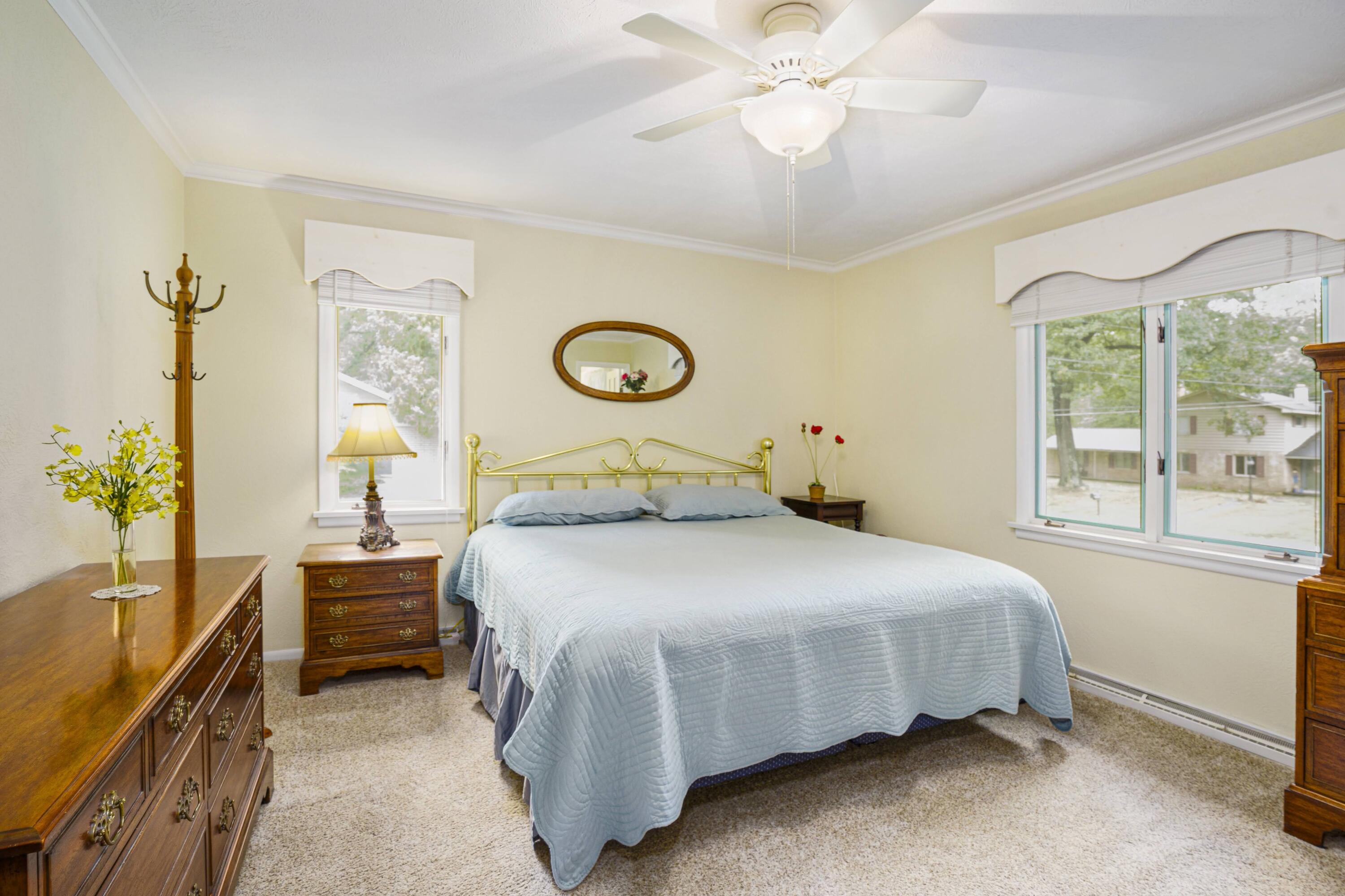 26049 Driftwood Drive, Edwardsburg