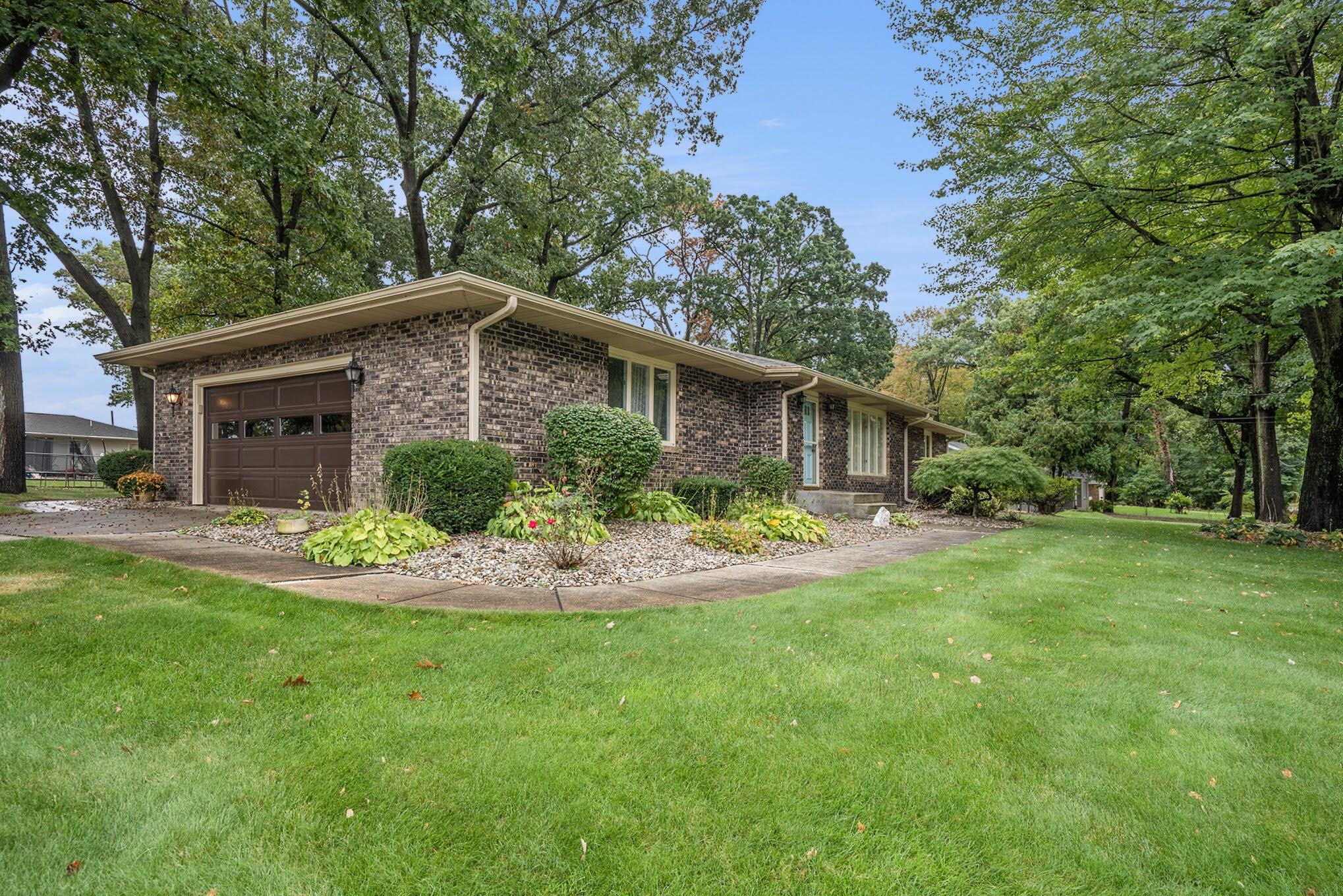 26049 Driftwood Drive, Edwardsburg