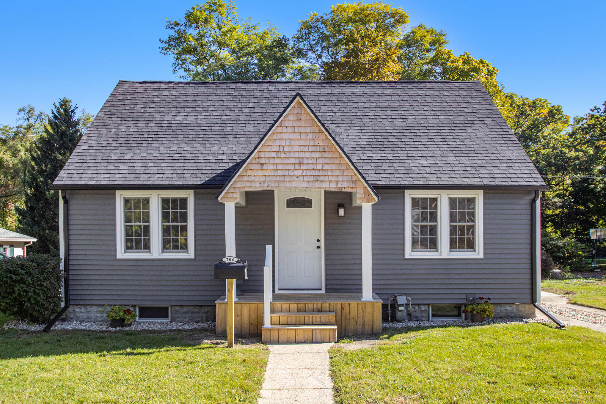 706 N Front Street, Dowagiac