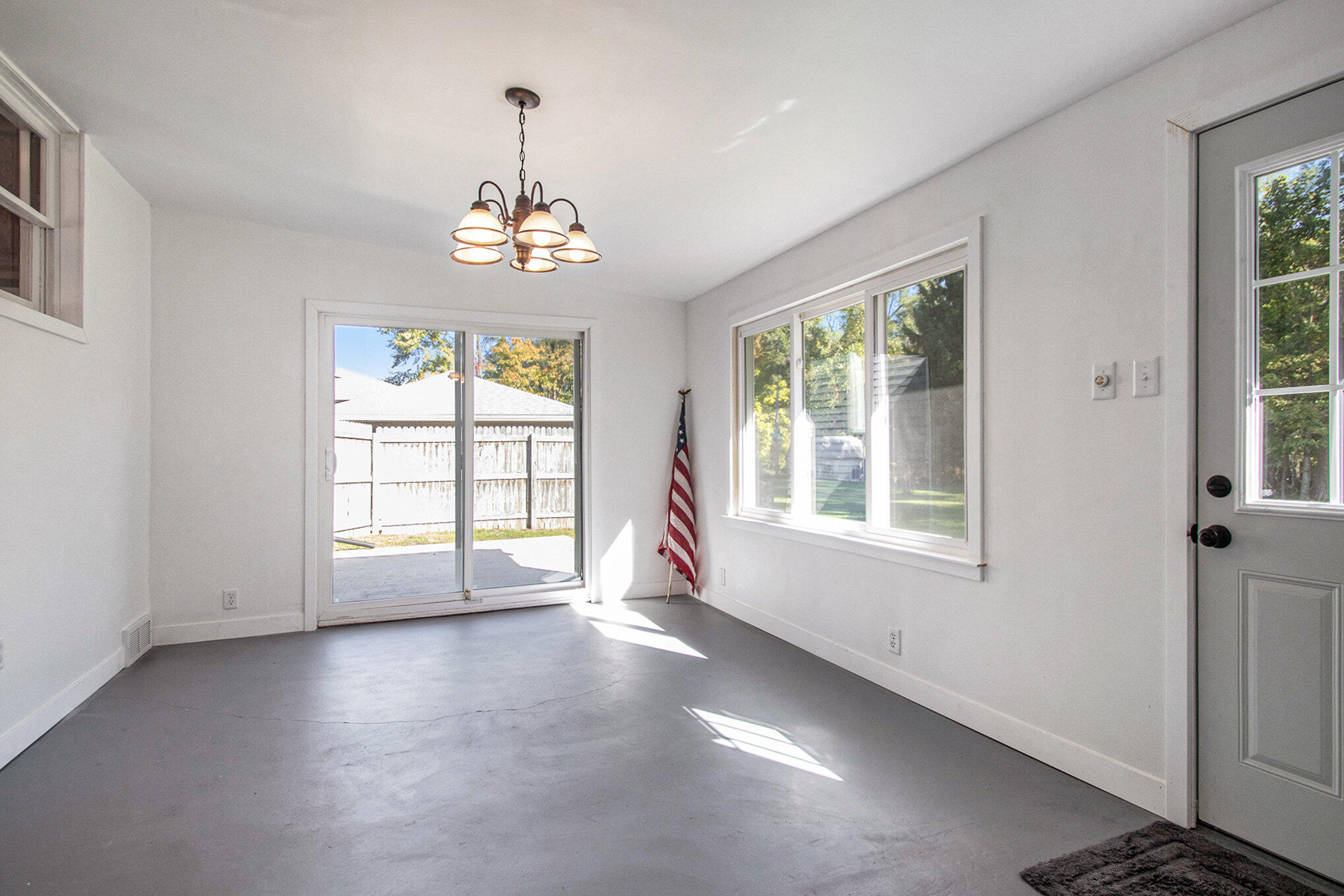 706 N Front Street, Dowagiac