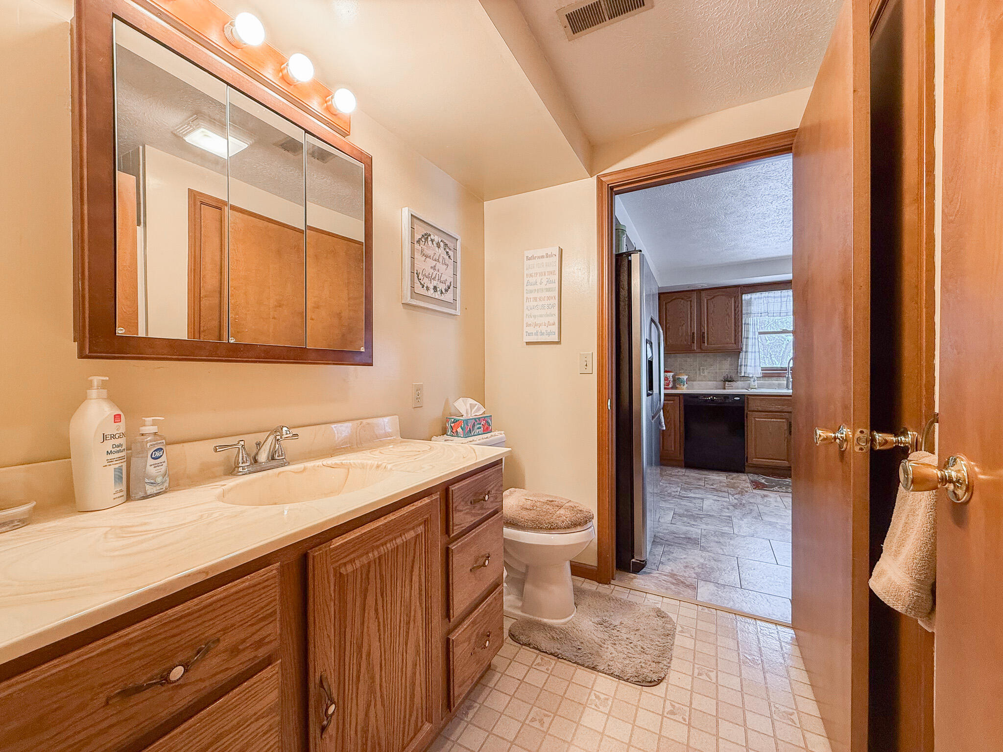 28860 Sarabyn Street