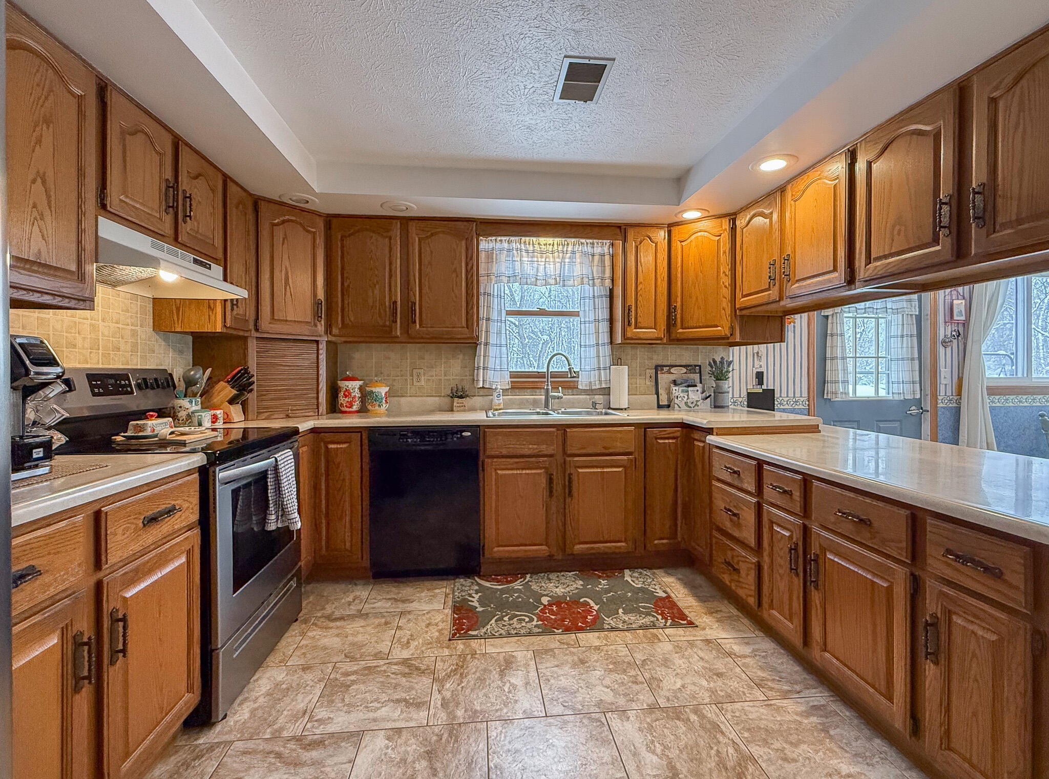 28860 Sarabyn Street