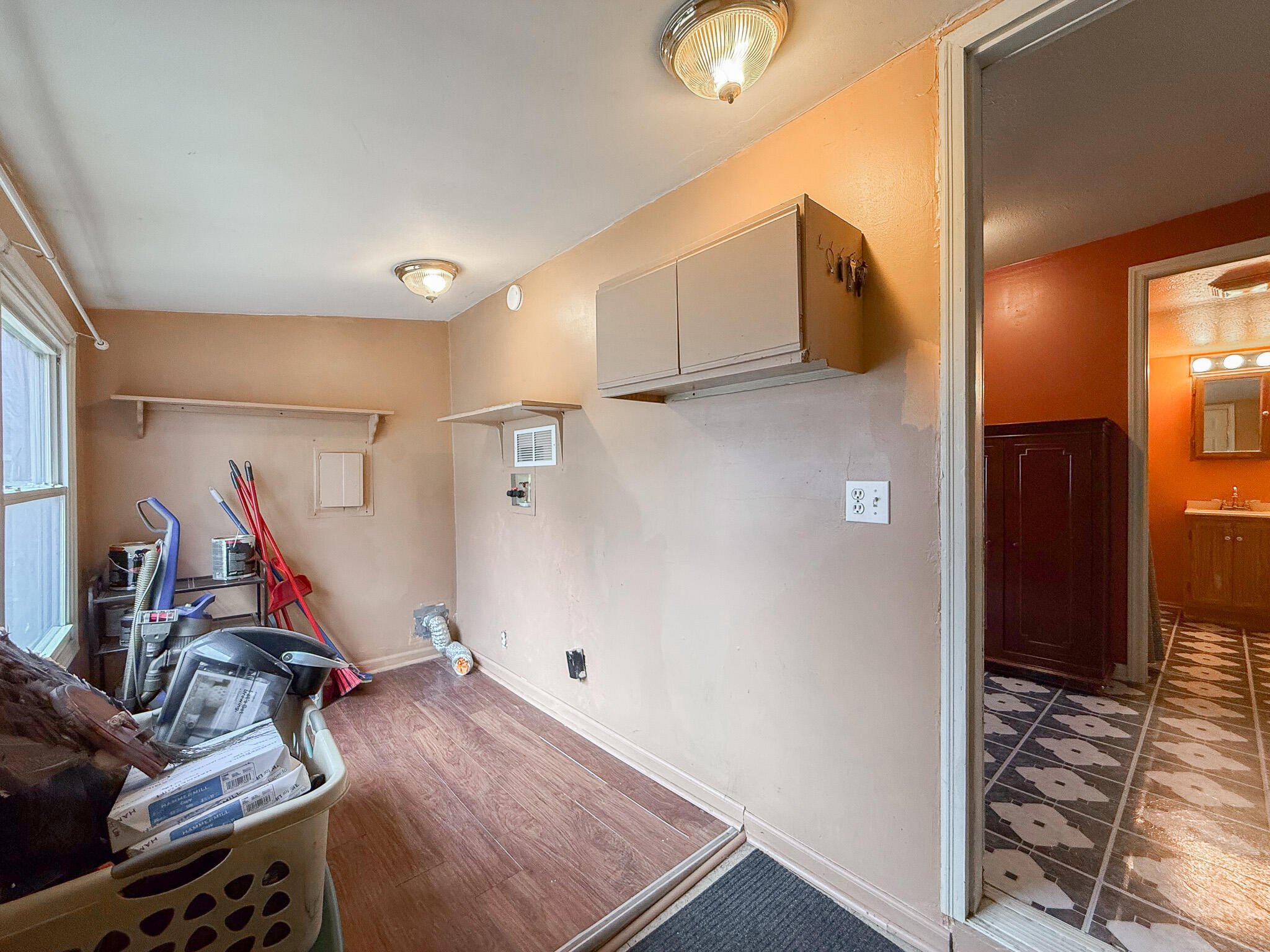 409 W Railroad Street