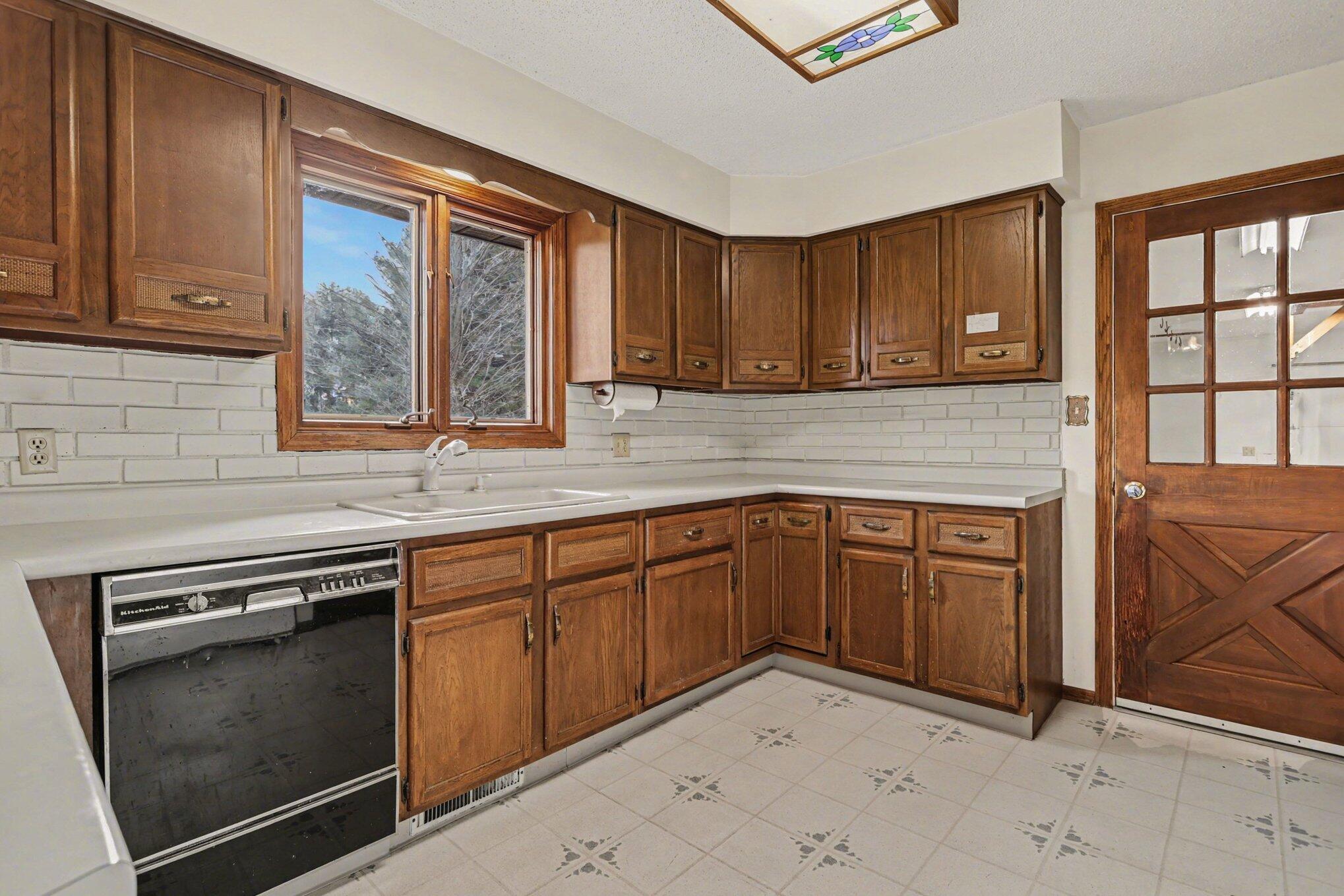 50507 Pleasant Street