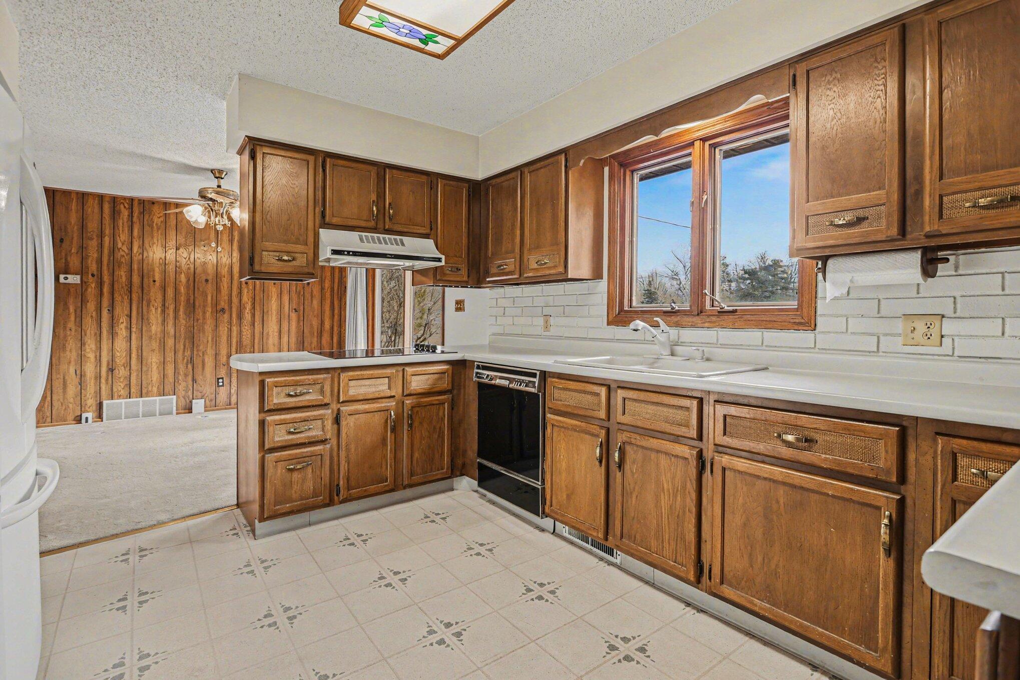 50507 Pleasant Street