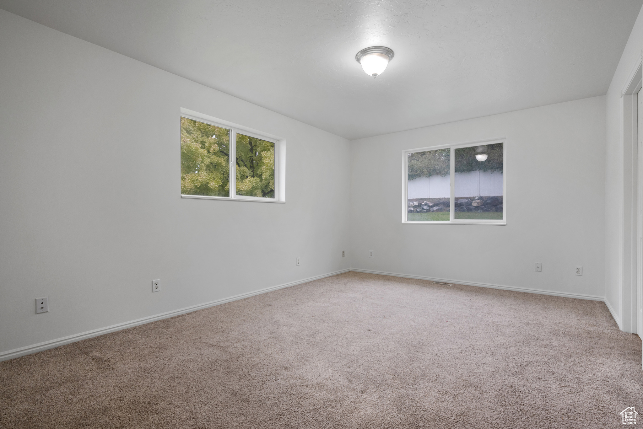 3810 W VALLEY VIEW DR