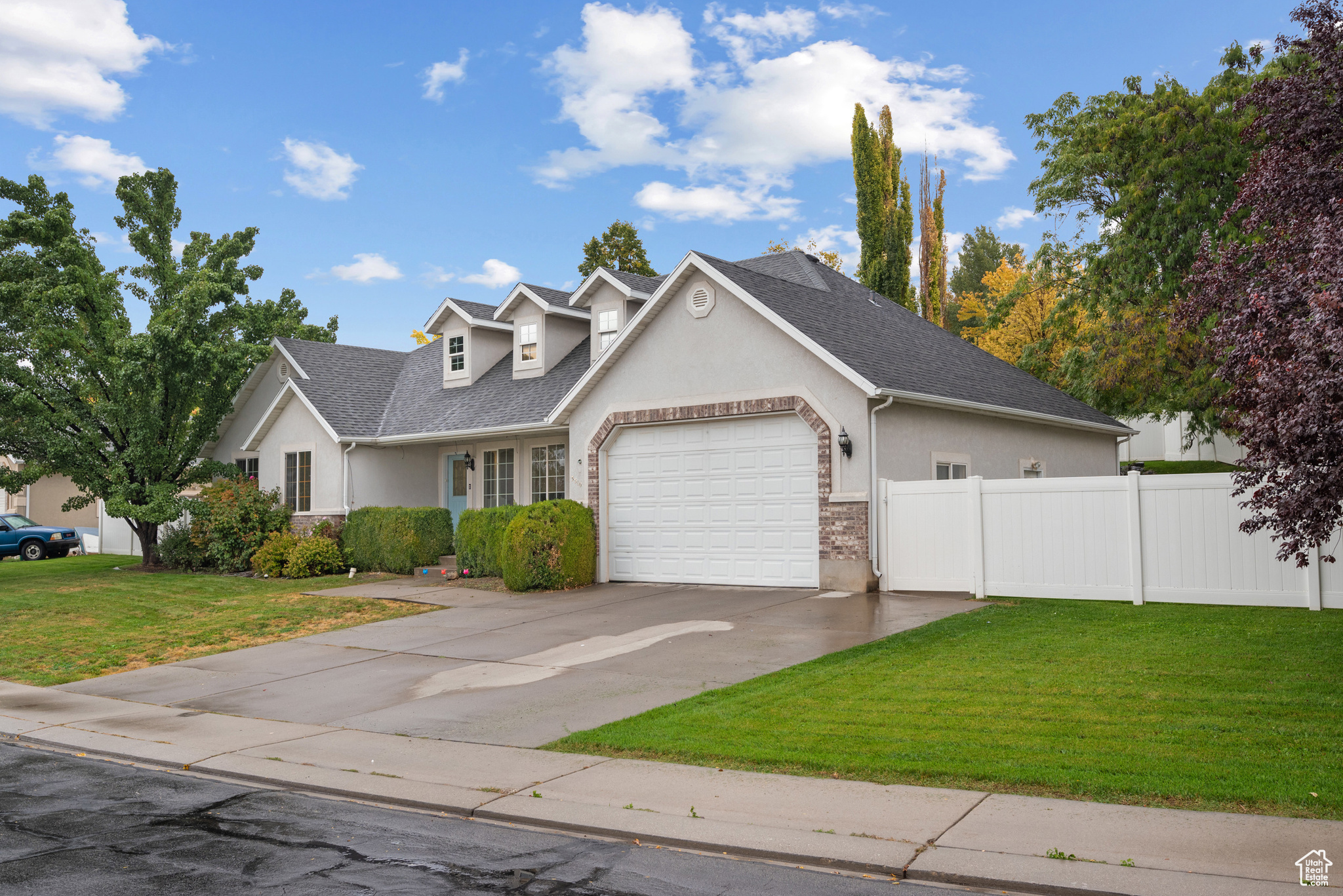3810 W VALLEY VIEW DR