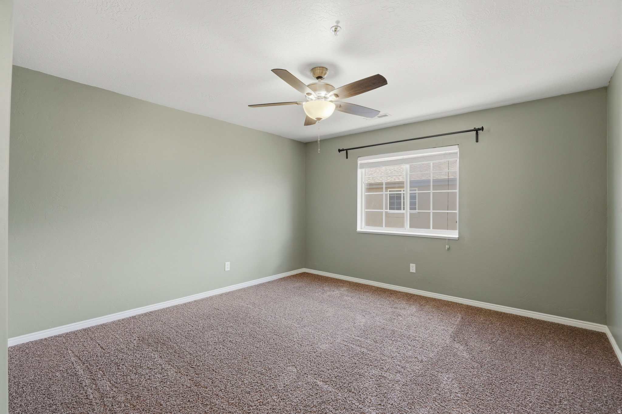 123 W RIDGE RD