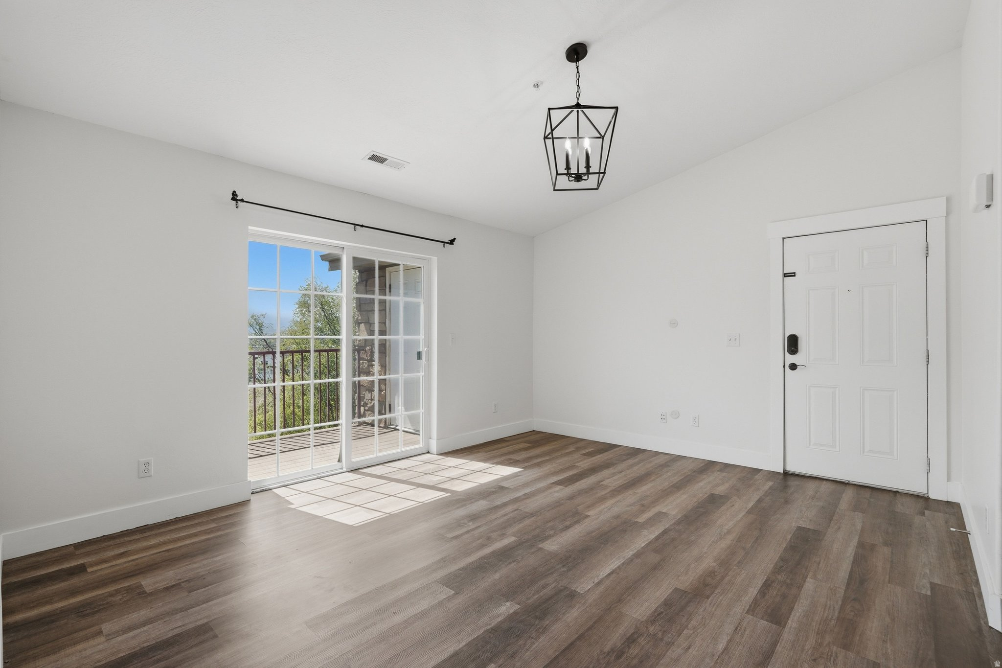 123 W RIDGE RD