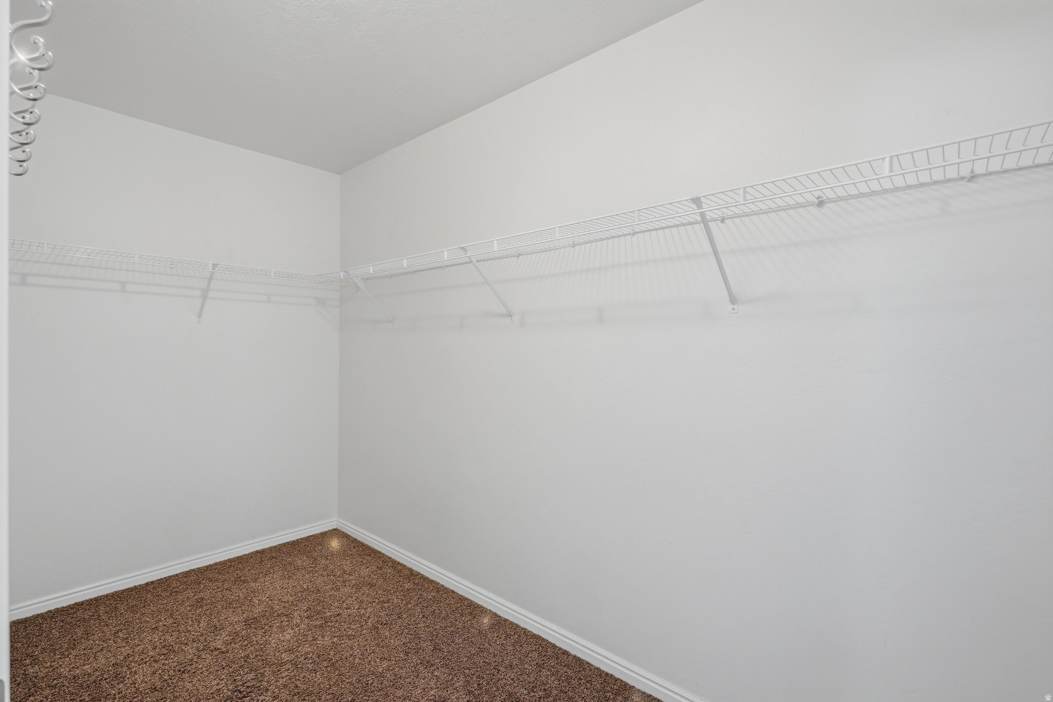 123 W RIDGE RD
