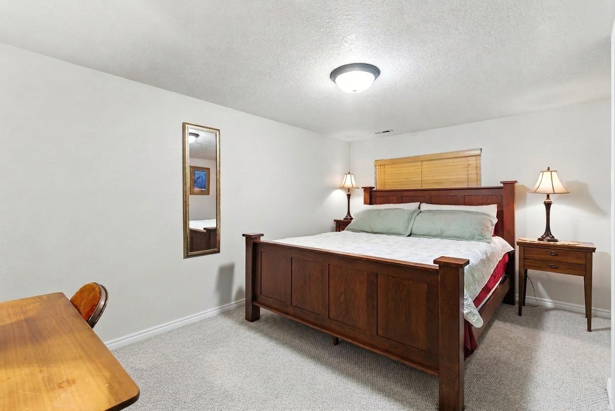 2407 E BENGAL BEND CV