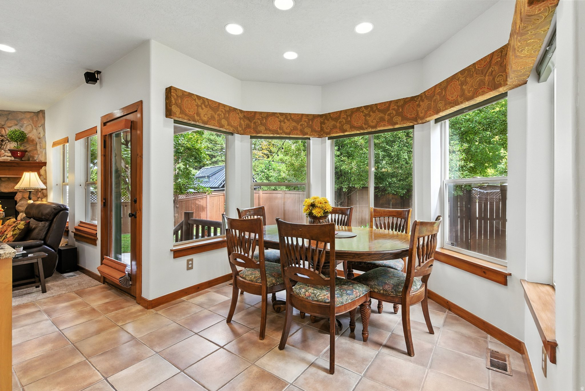 2407 E BENGAL BEND CV