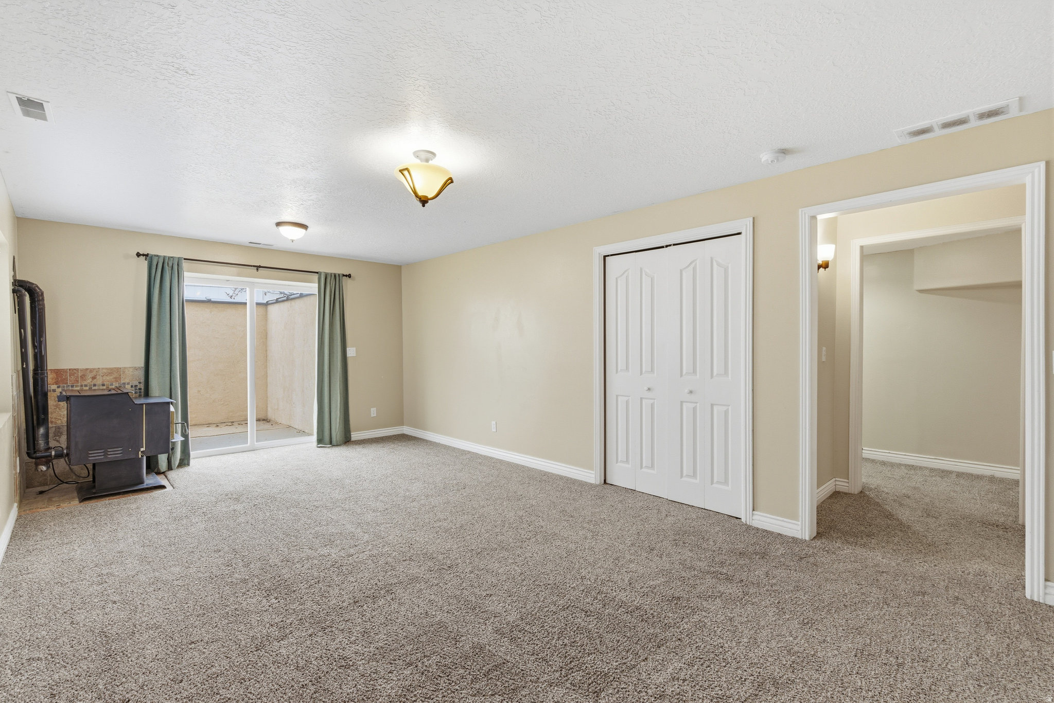 609 W SADDLEBROOK DR