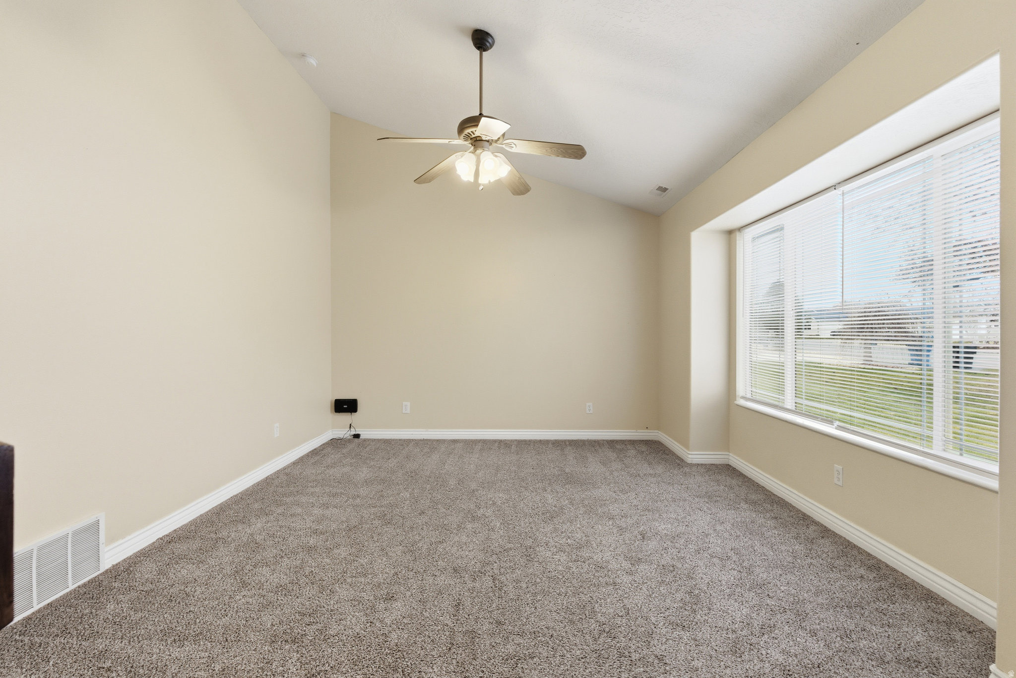 609 W SADDLEBROOK DR