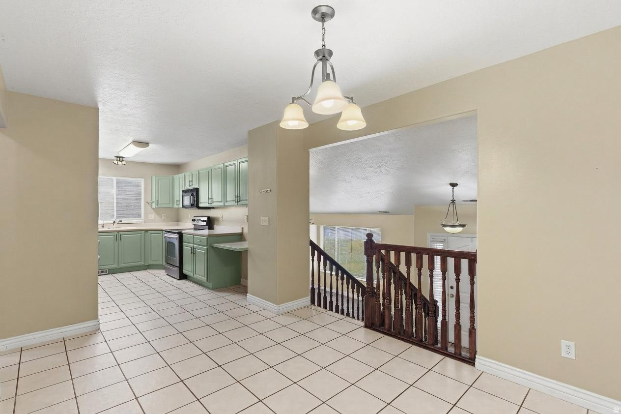 609 W SADDLEBROOK DR