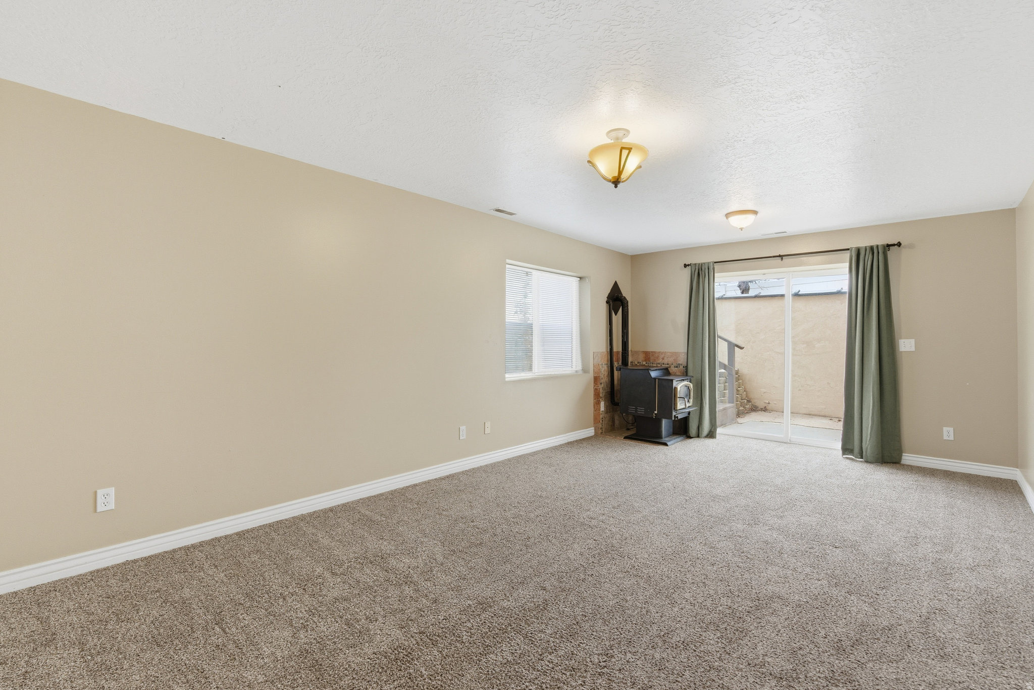 609 W SADDLEBROOK DR
