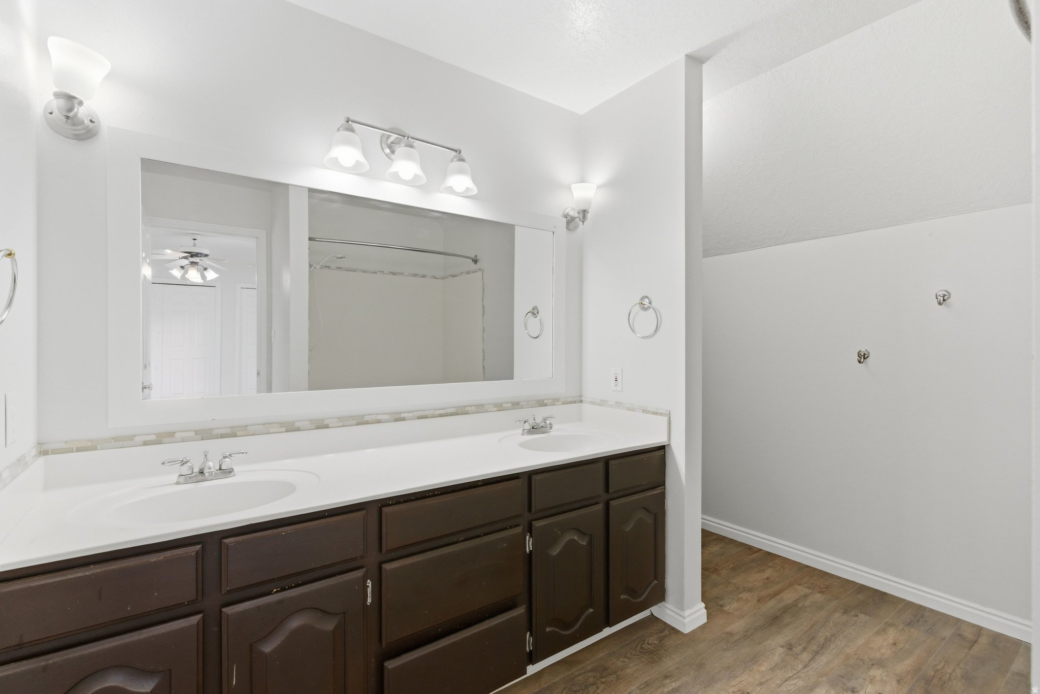 407 N 2150 W
