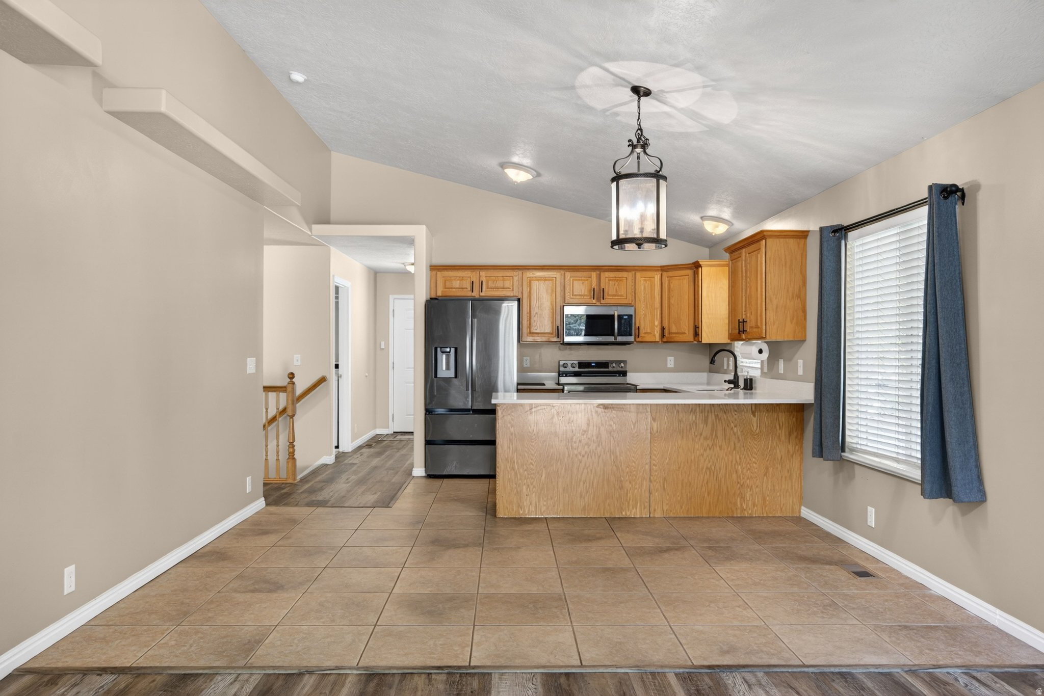 90 W COTTAGE AVE