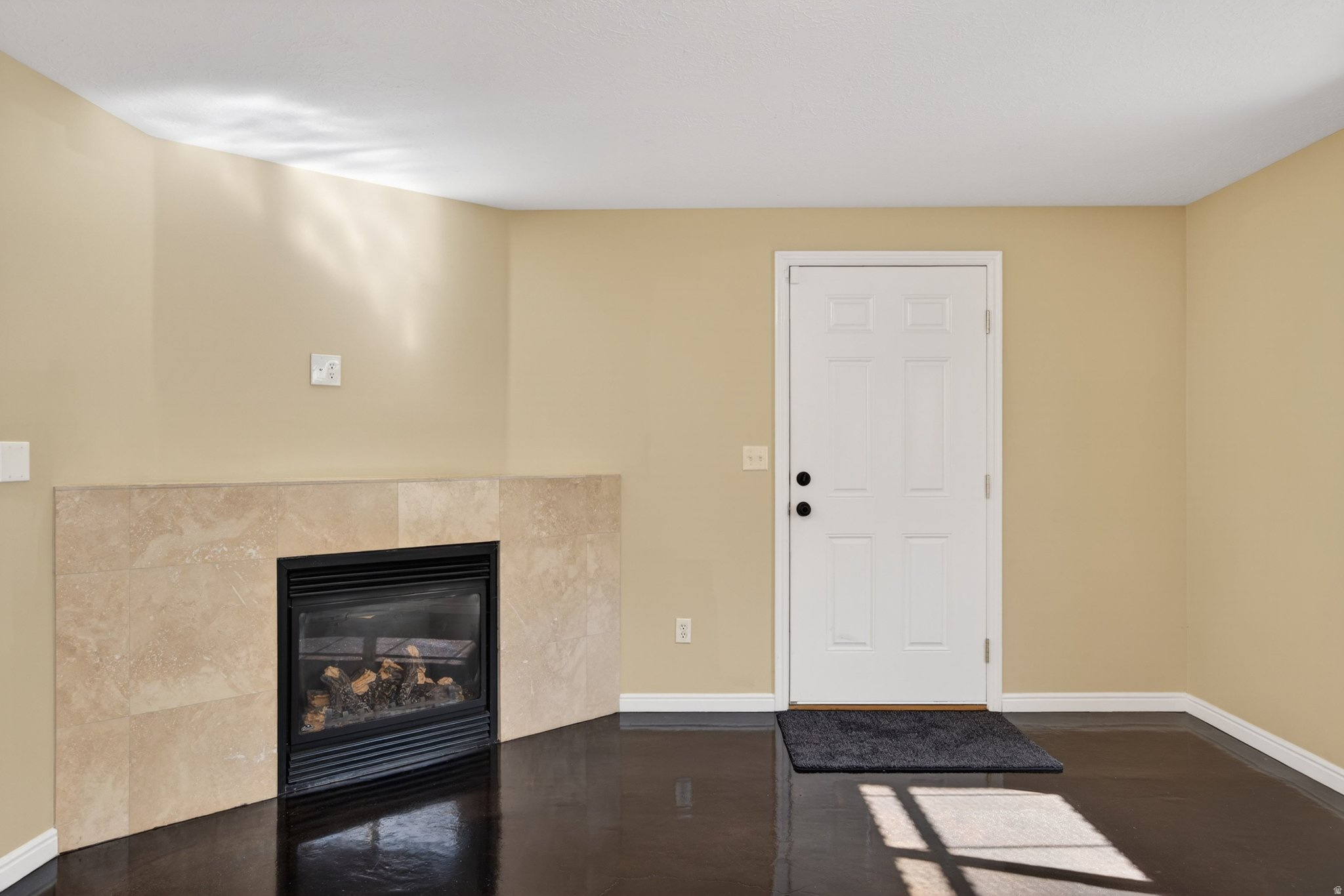 90 W COTTAGE AVE