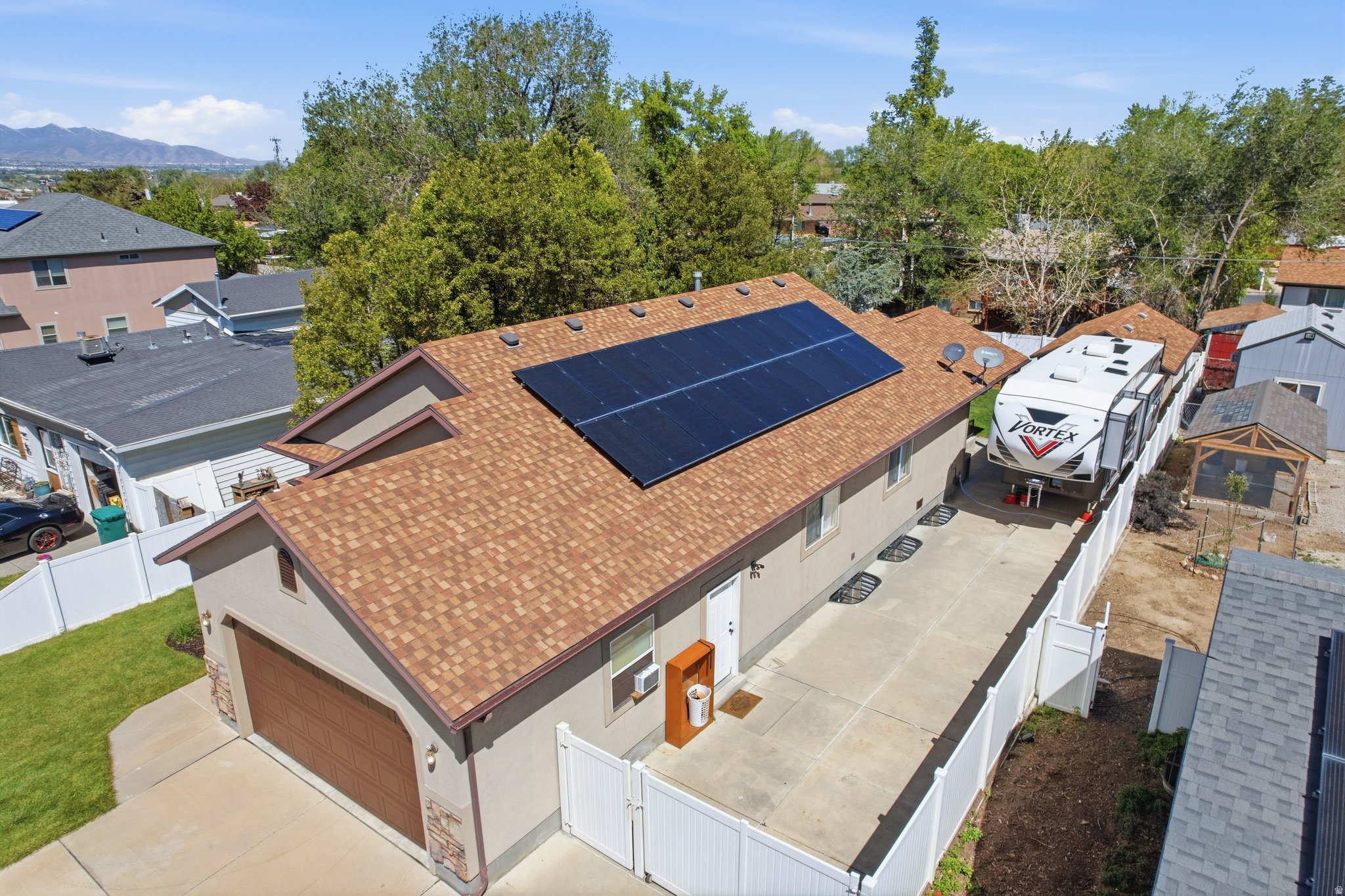 90 W COTTAGE AVE