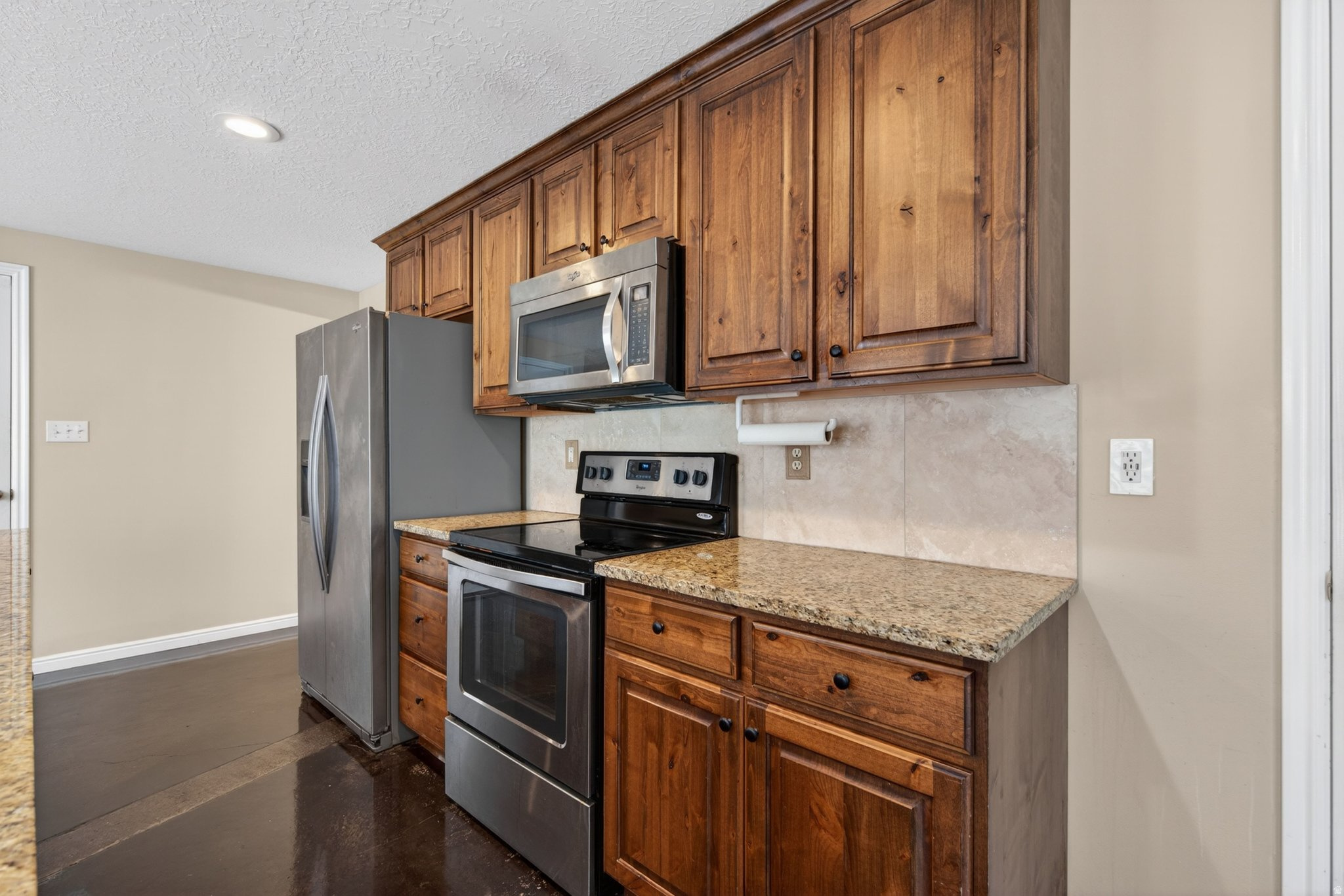 90 W COTTAGE AVE