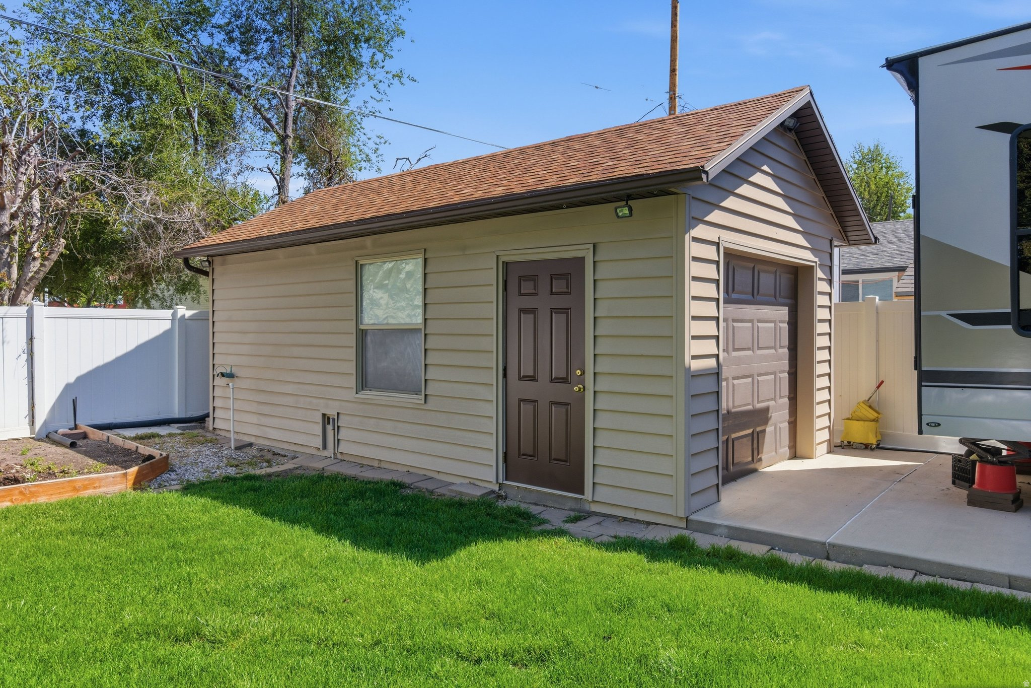 90 W COTTAGE AVE