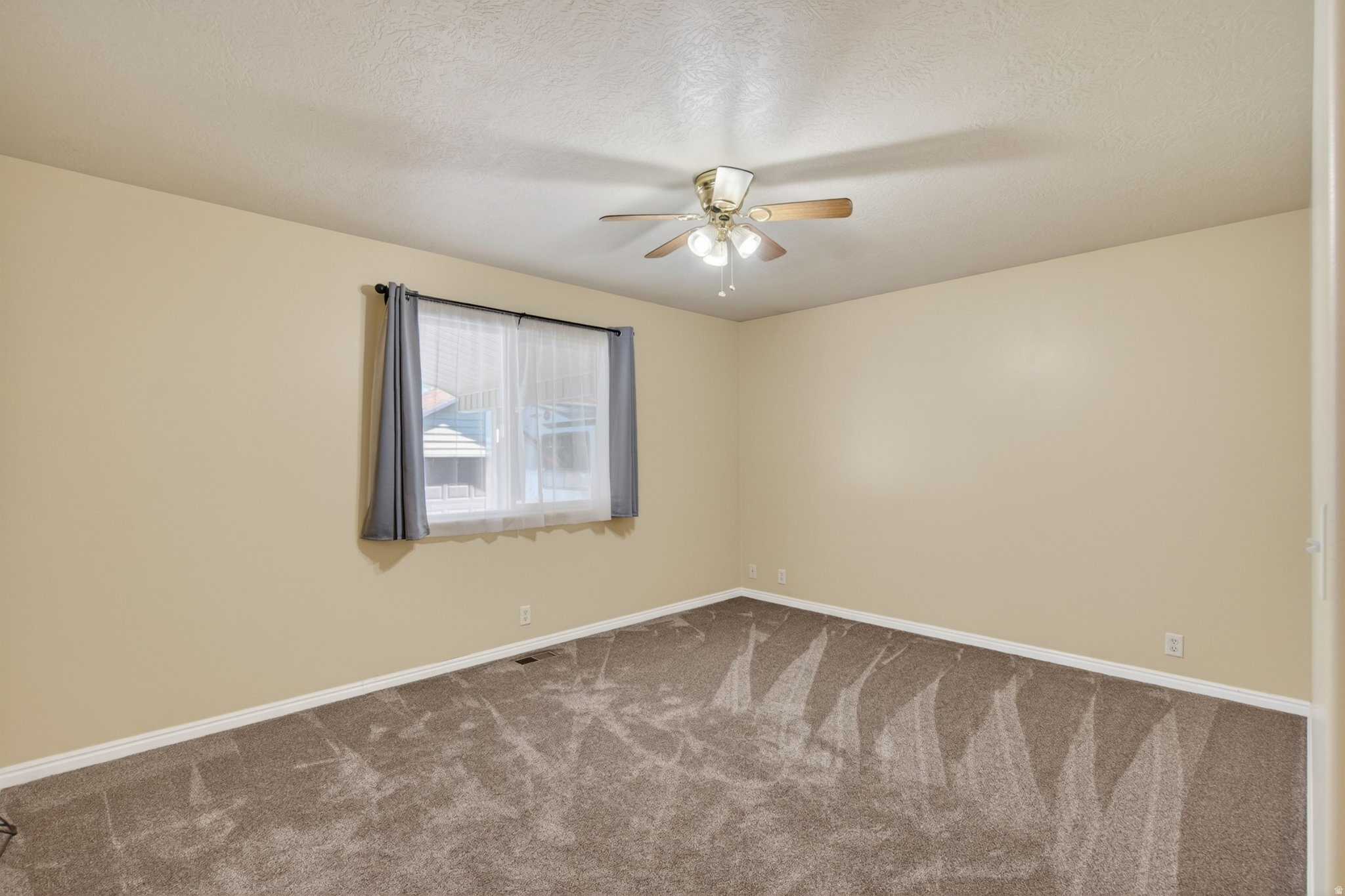 90 W COTTAGE AVE