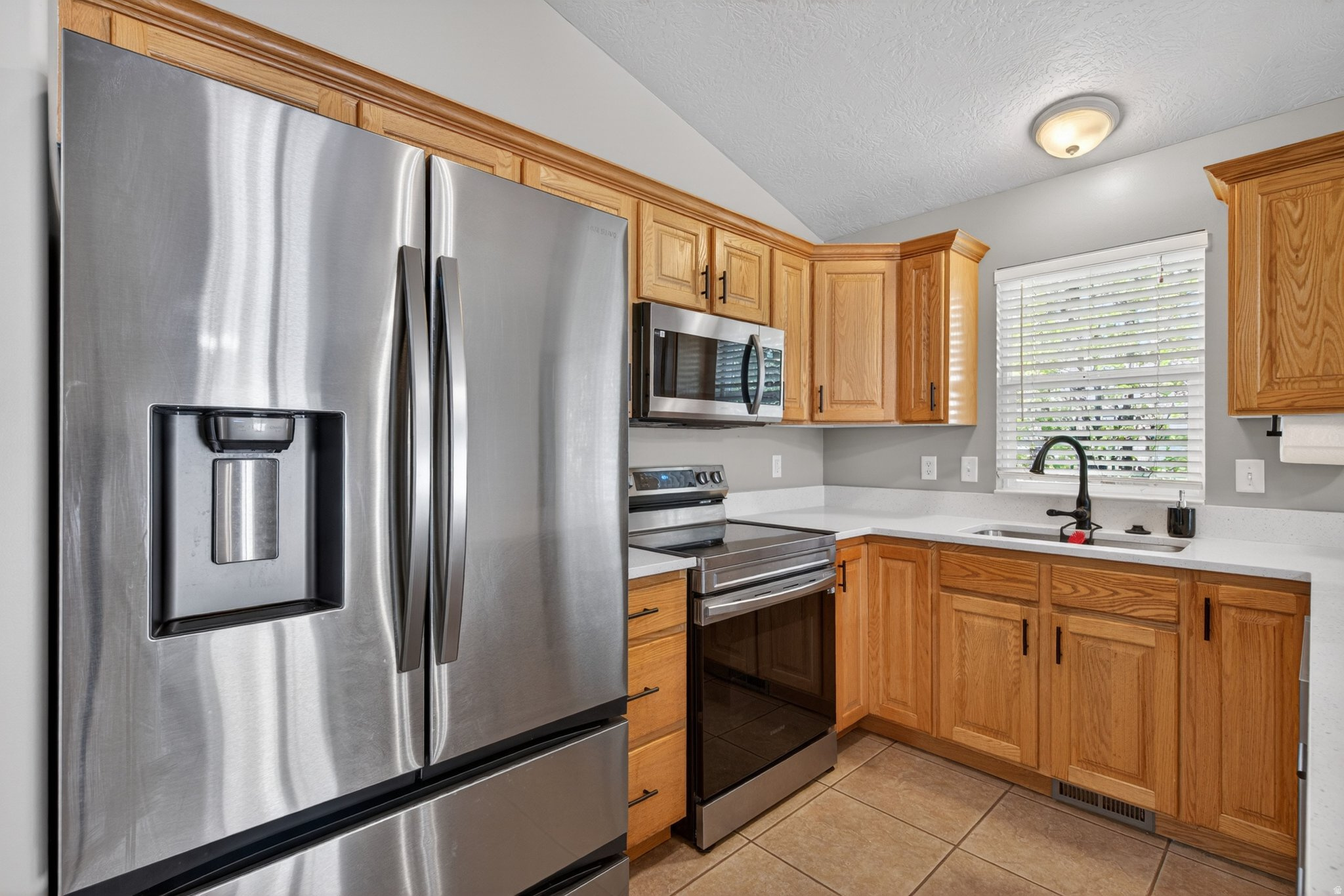 90 W COTTAGE AVE
