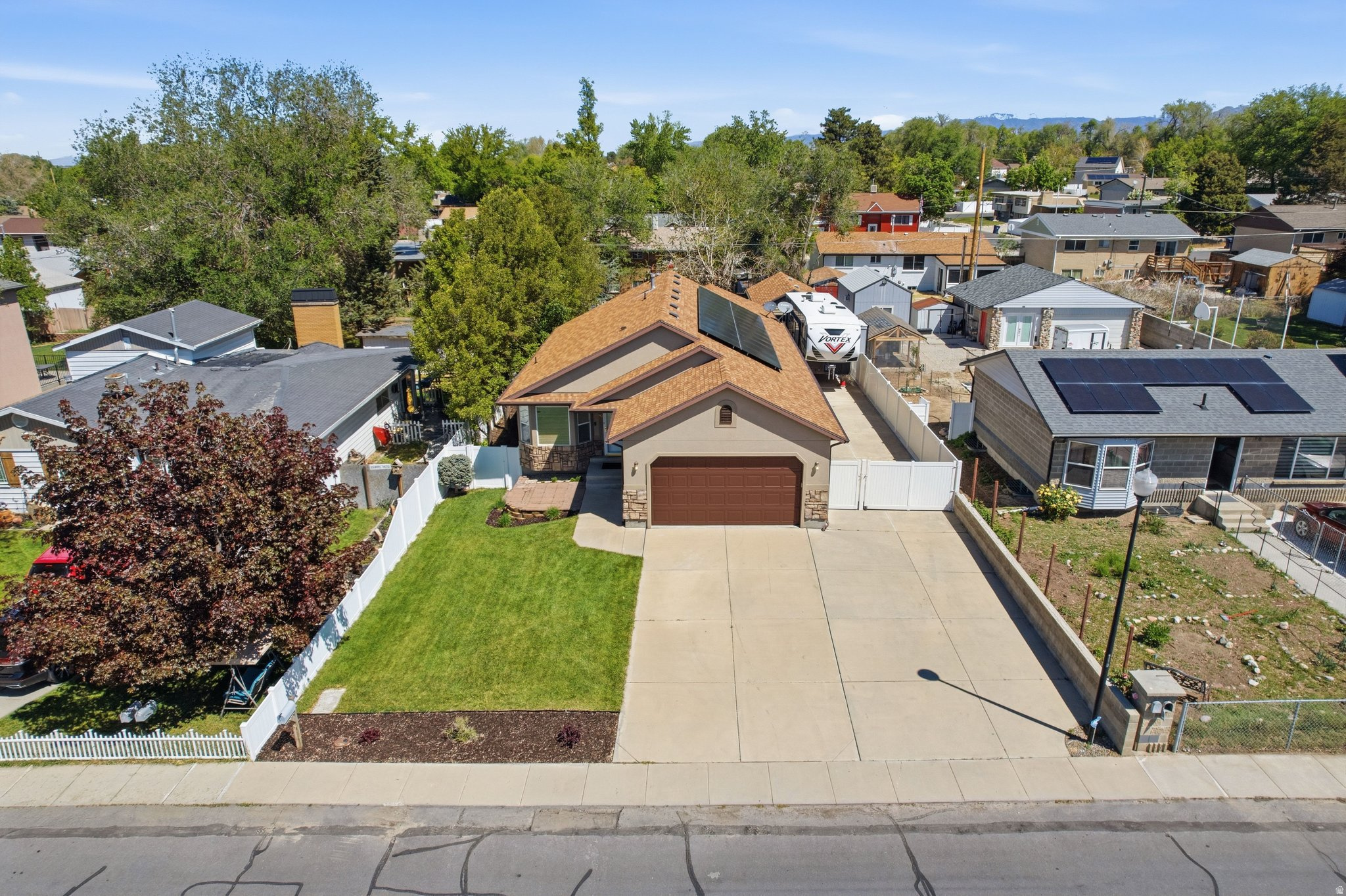 90 W COTTAGE AVE