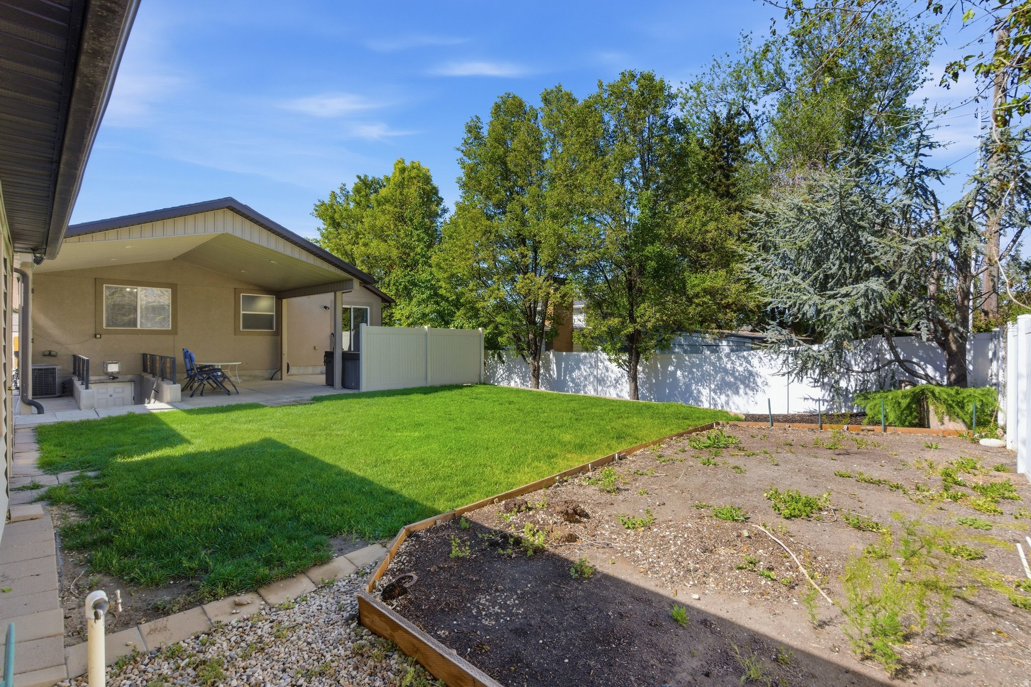 90 W COTTAGE AVE