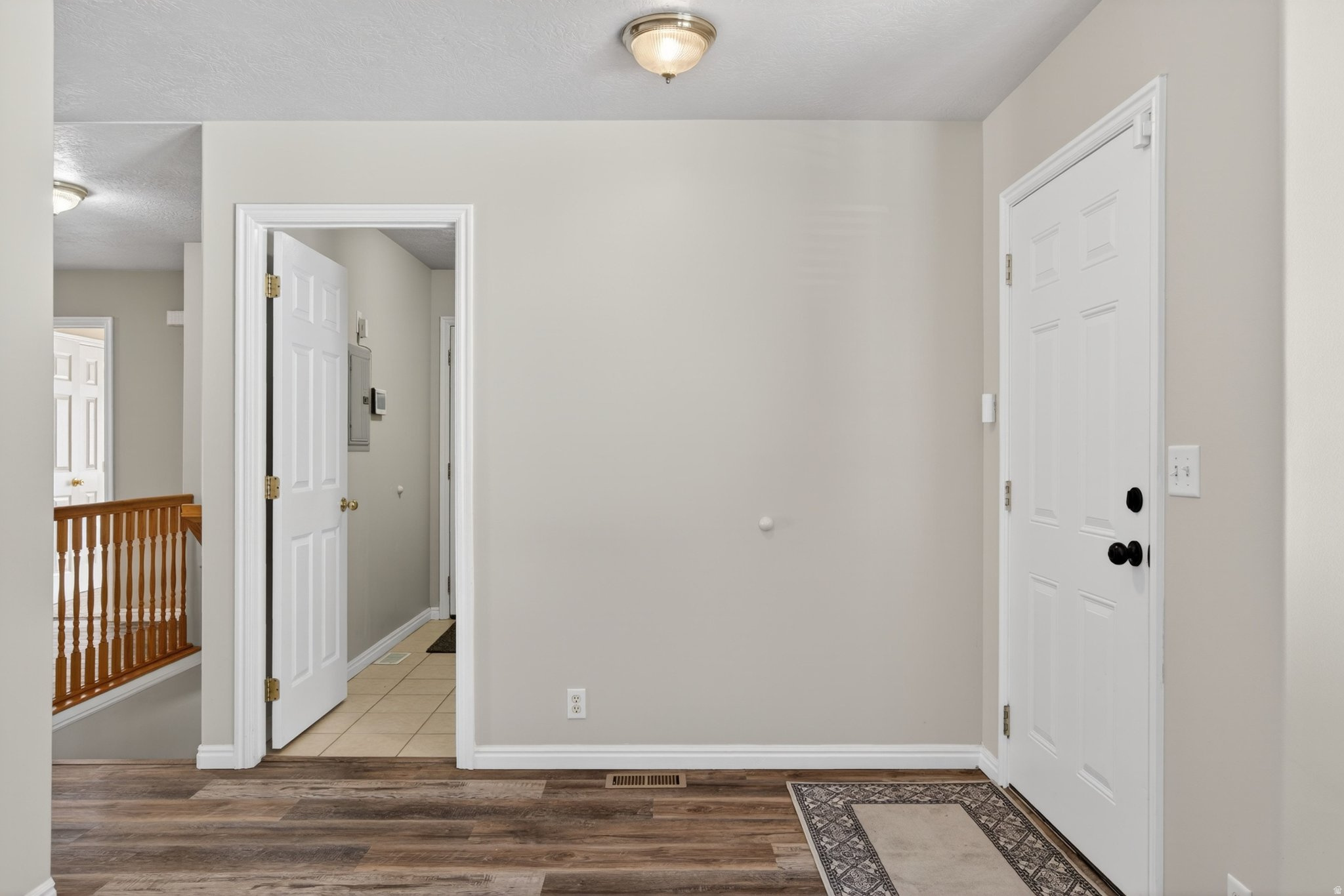 90 W COTTAGE AVE