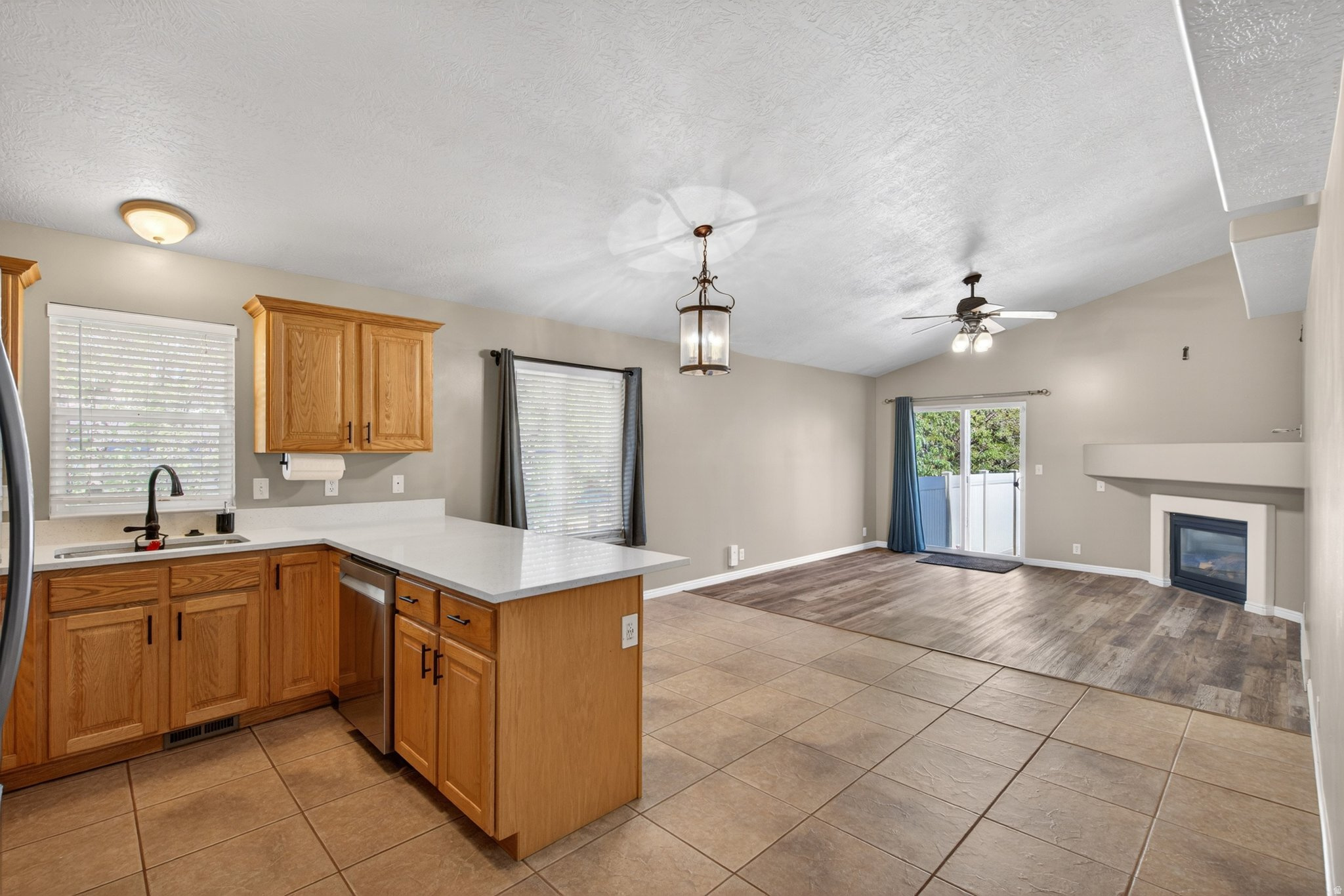 90 W COTTAGE AVE